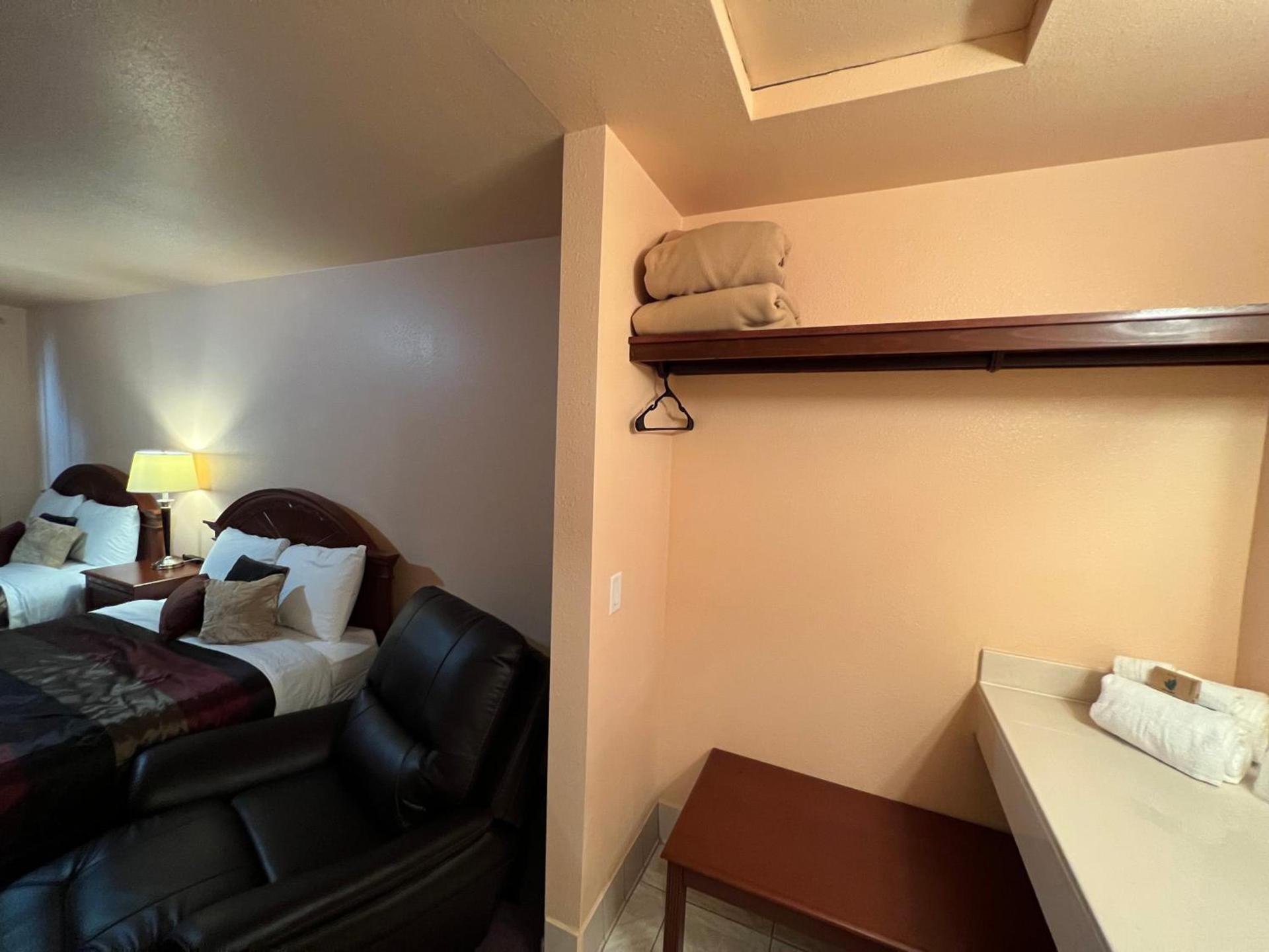 Frazier View Motel photo 25
