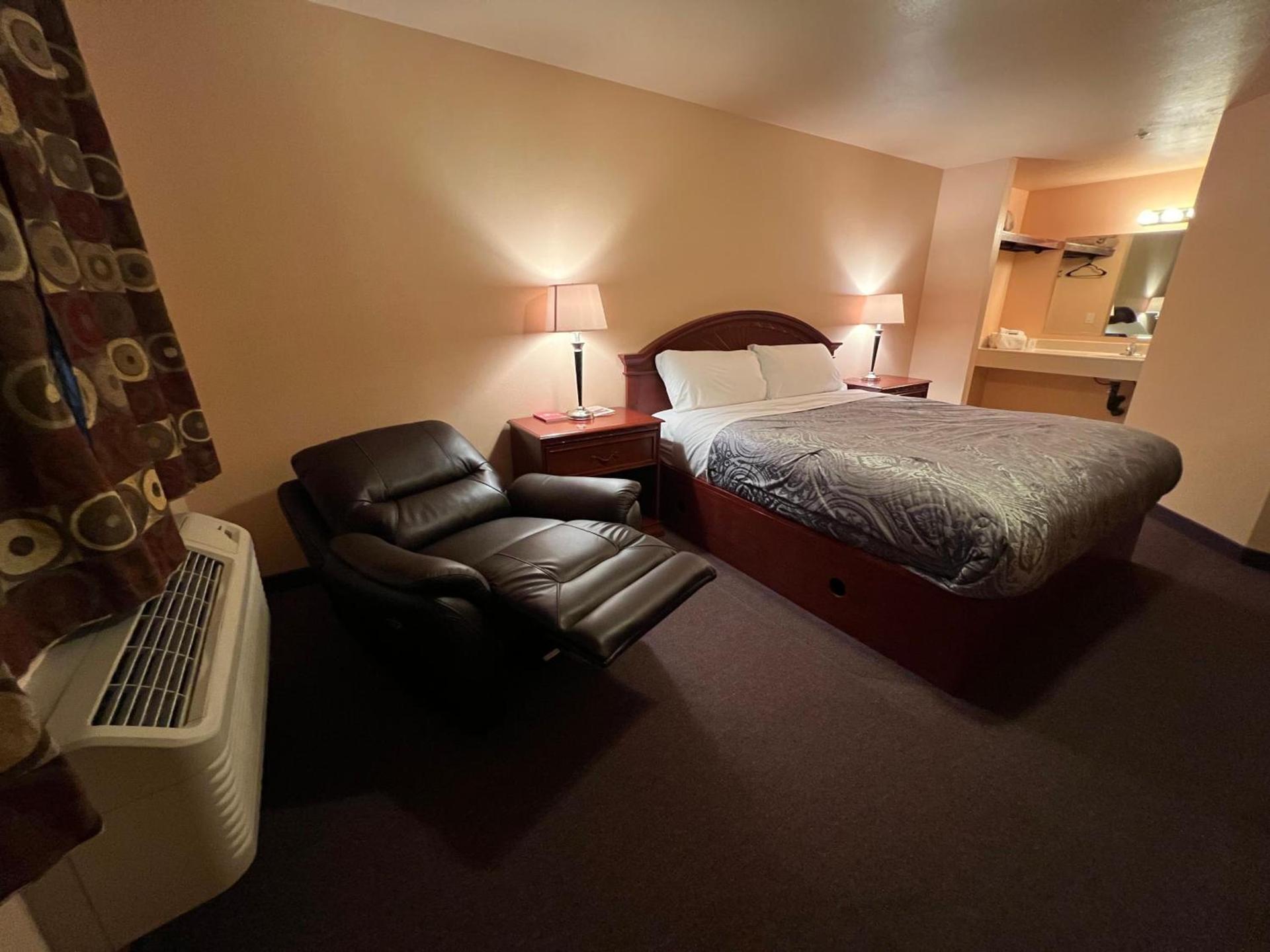 Frazier View Motel photo 35