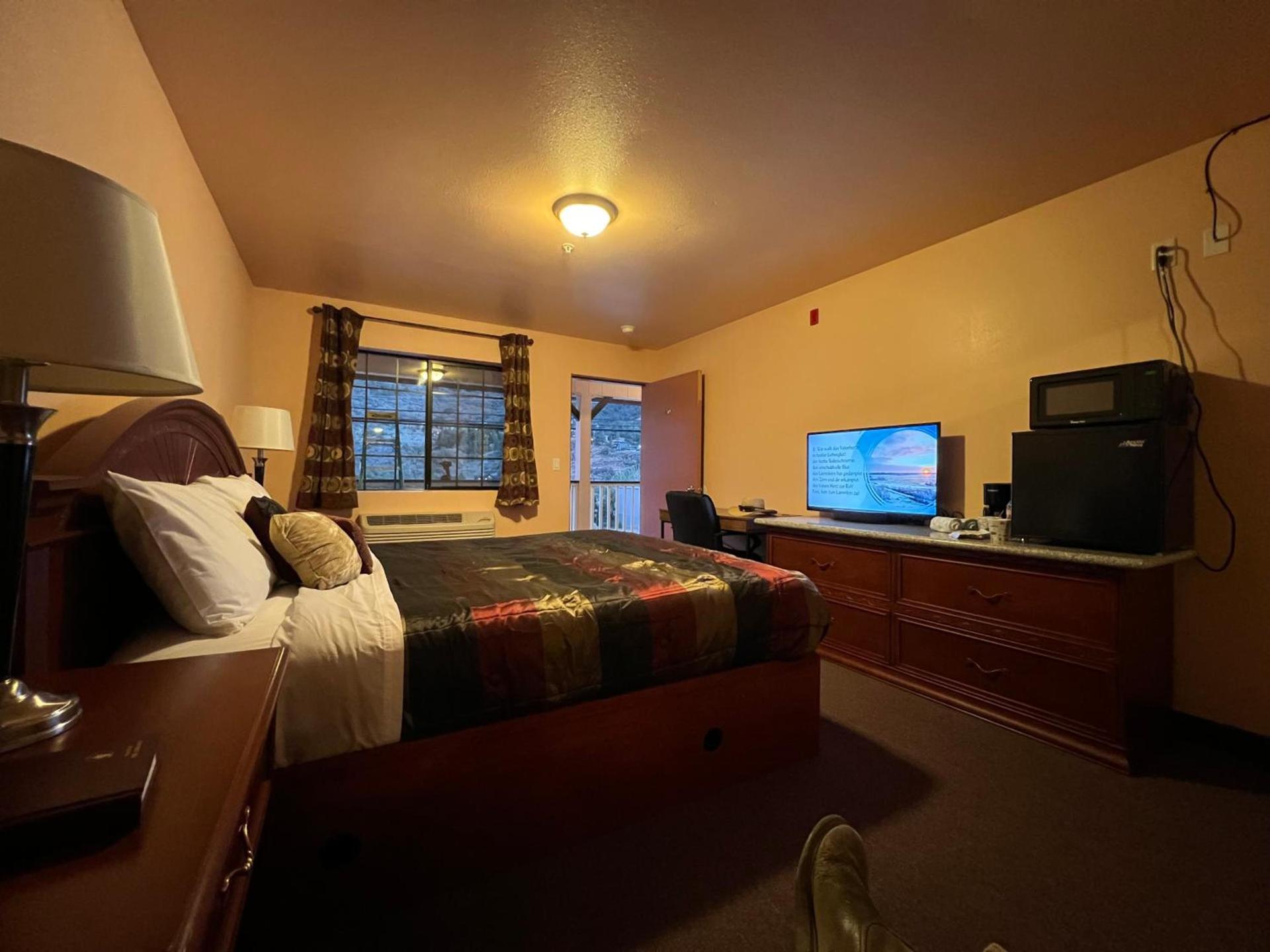 Frazier View Motel photo 48