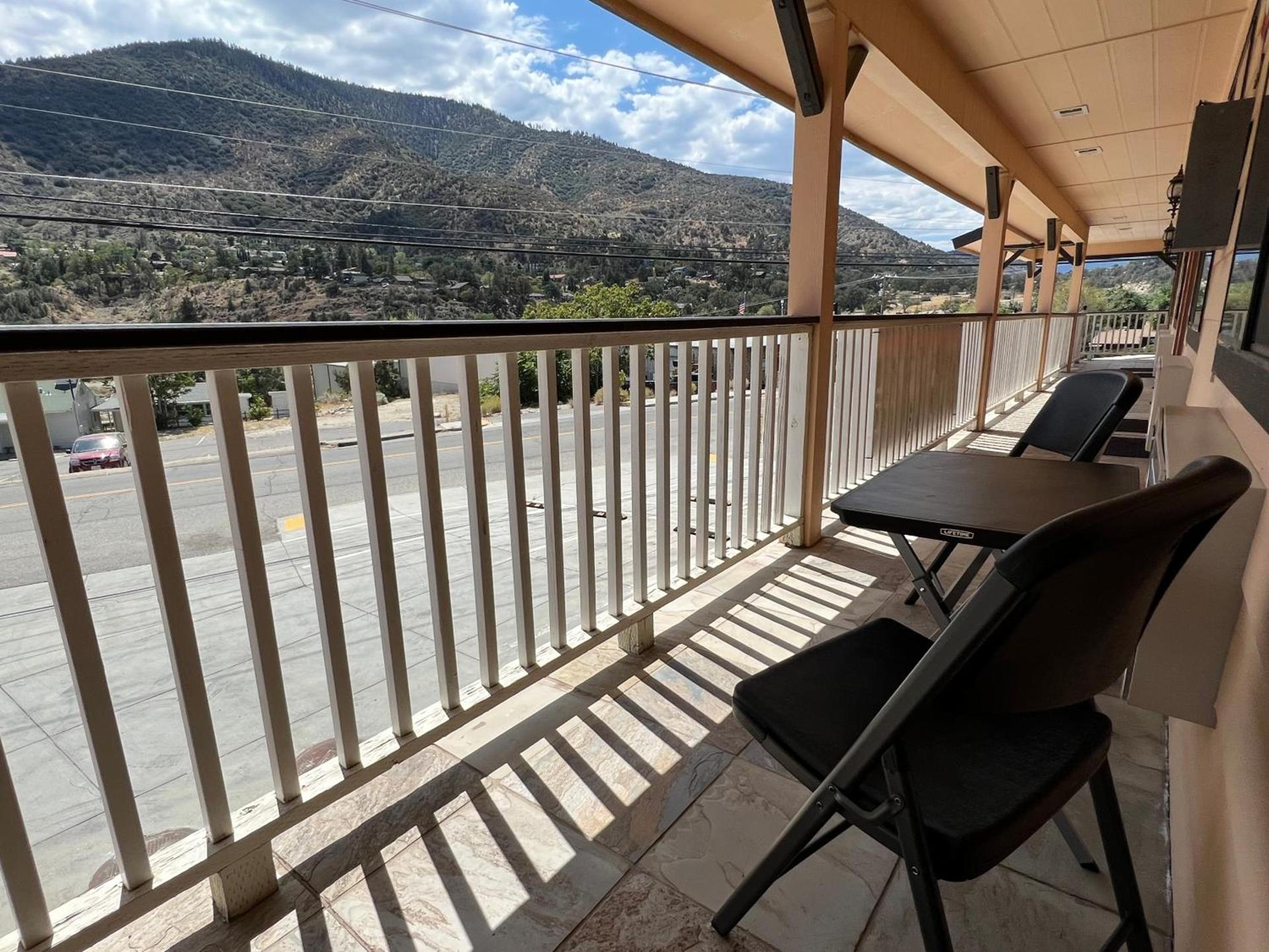 Frazier View Motel photo 51