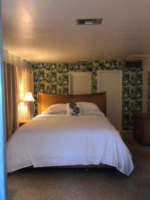 Tropical Marina & Resort on Lake Beresford photo 30
