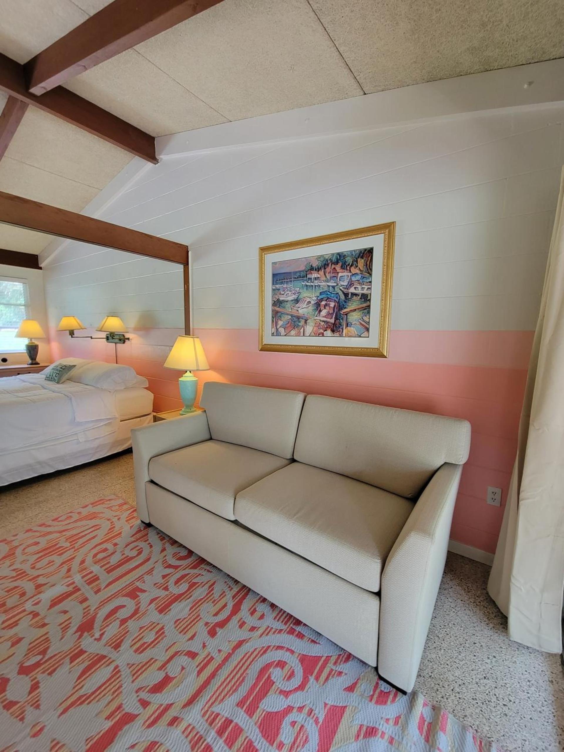 Tropical Marina & Resort on Lake Beresford photo 25