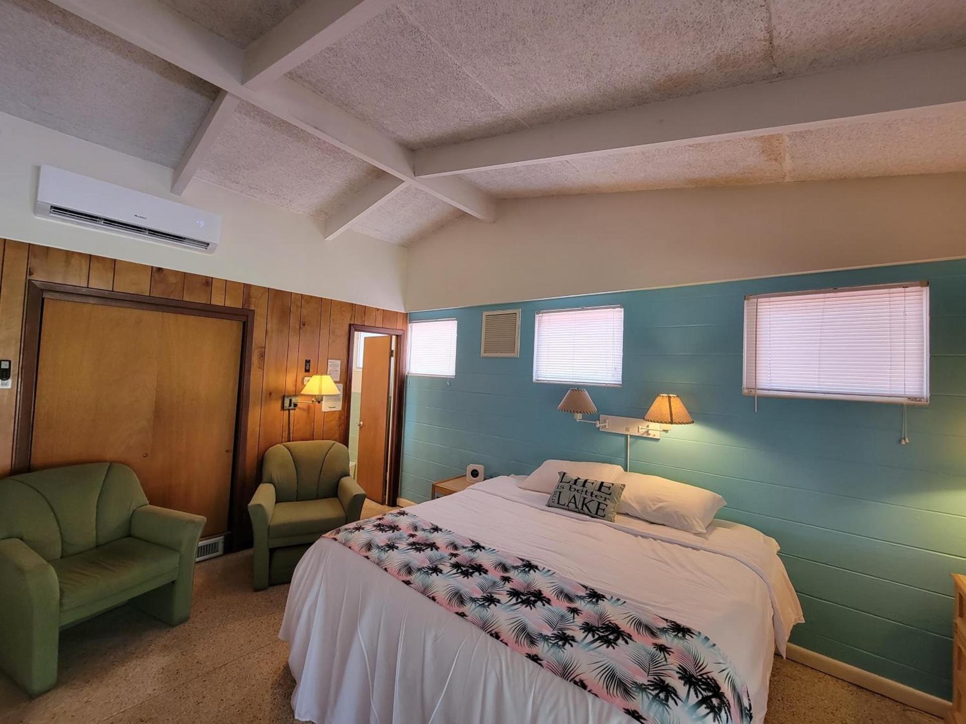 Tropical Marina & Resort on Lake Beresford photo 41