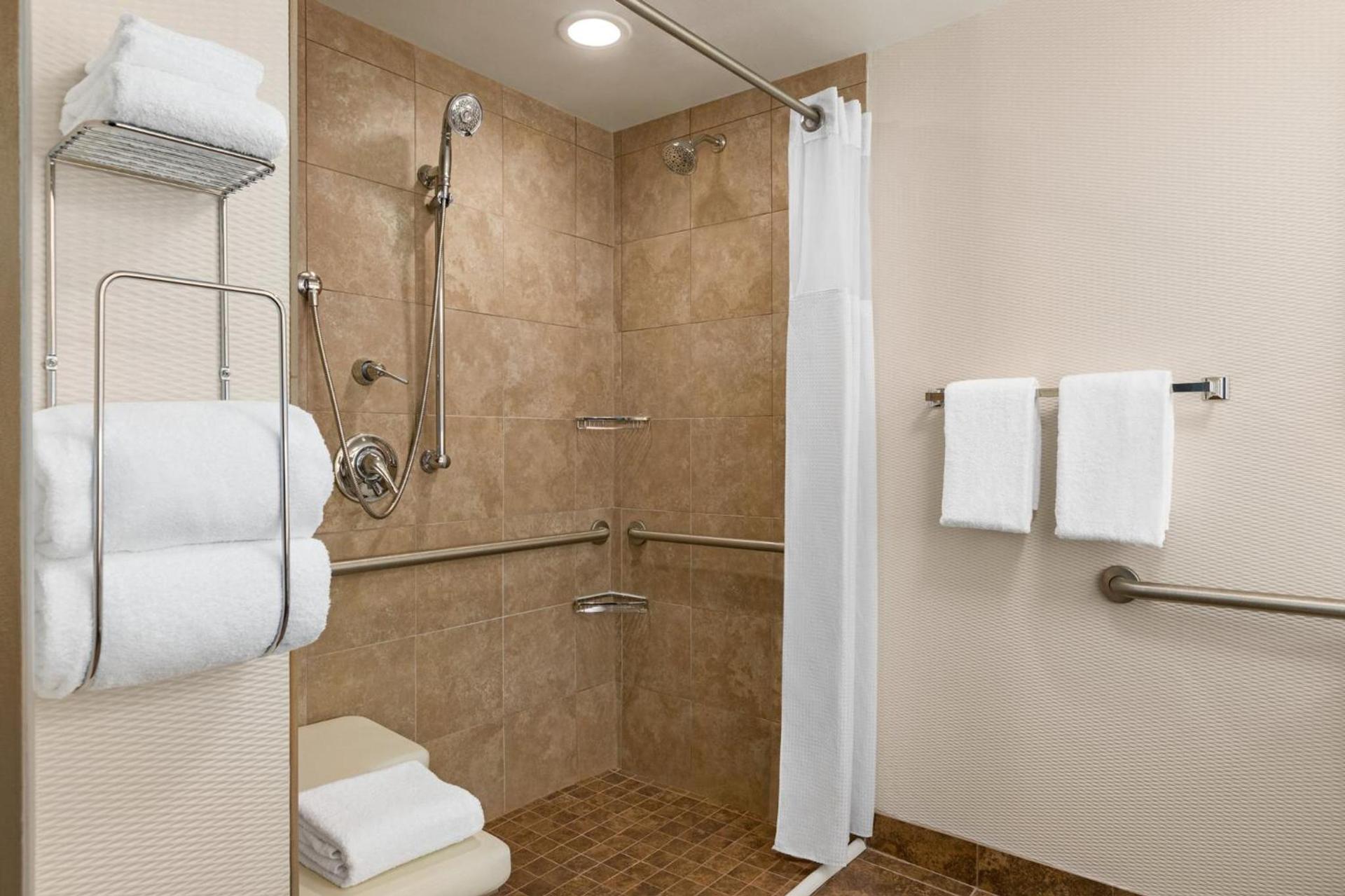 Holiday Inn Boston - Cambridge Area by IHG photo 48