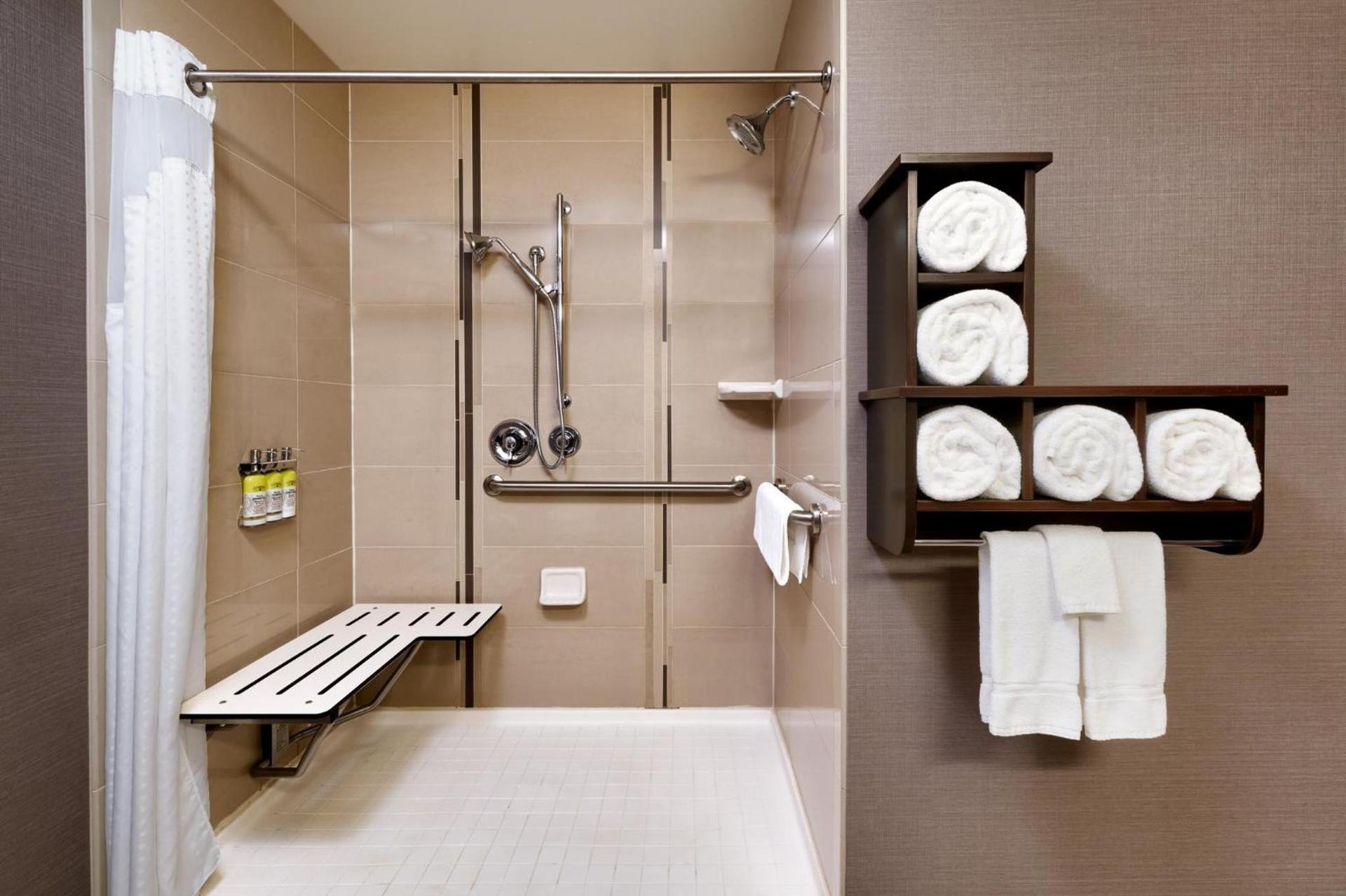 Holiday Inn Express Hotel & Suites Billings by IHG photo 21