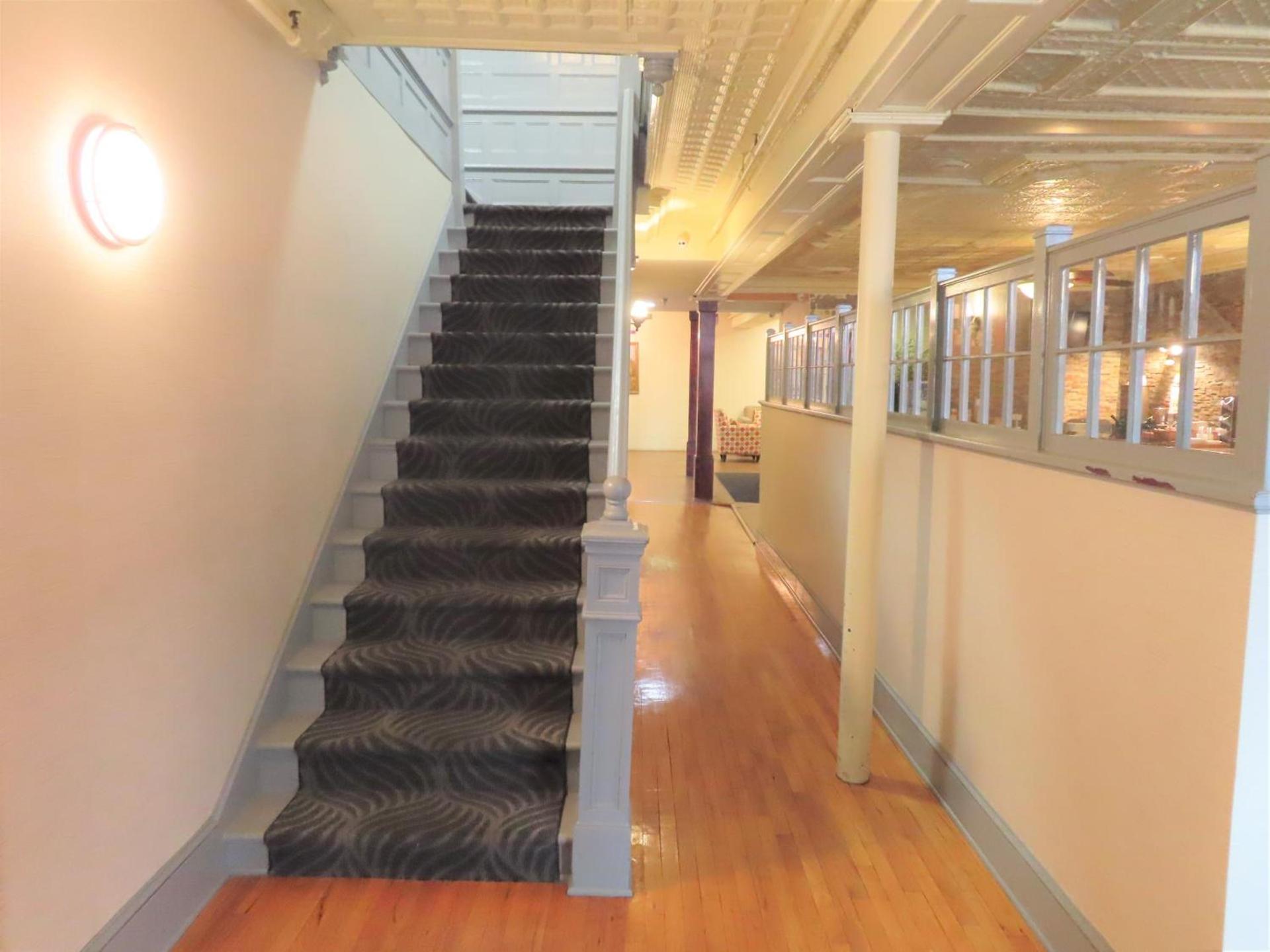 St Charles Hotel Downtown Hudson photo 3