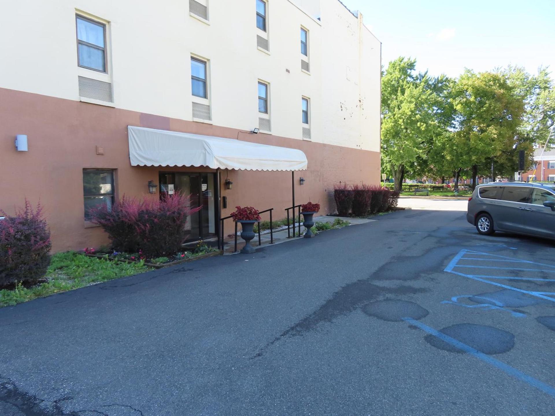 St Charles Hotel Downtown Hudson photo 7