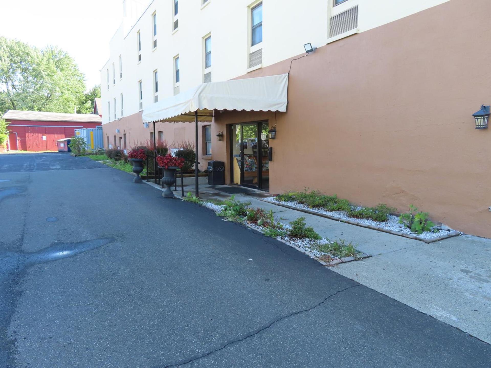 St Charles Hotel Downtown Hudson photo 8