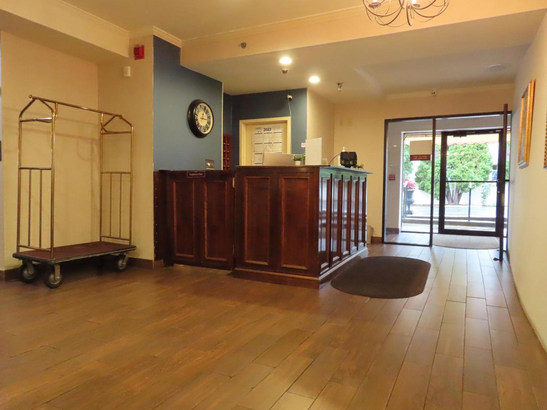 St Charles Hotel Downtown Hudson photo 28