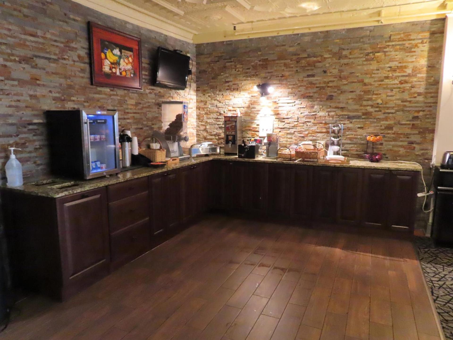 St Charles Hotel Downtown Hudson photo 32