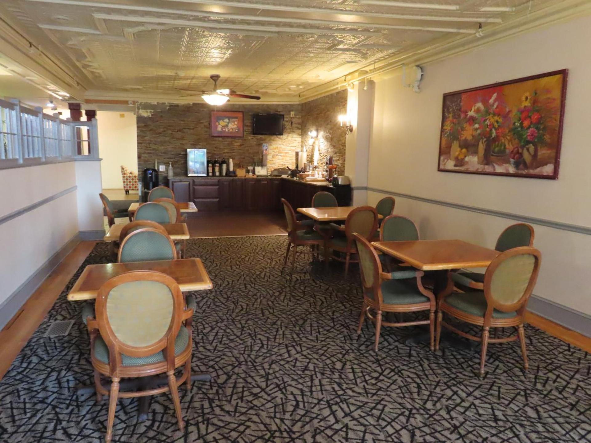St Charles Hotel Downtown Hudson photo 35