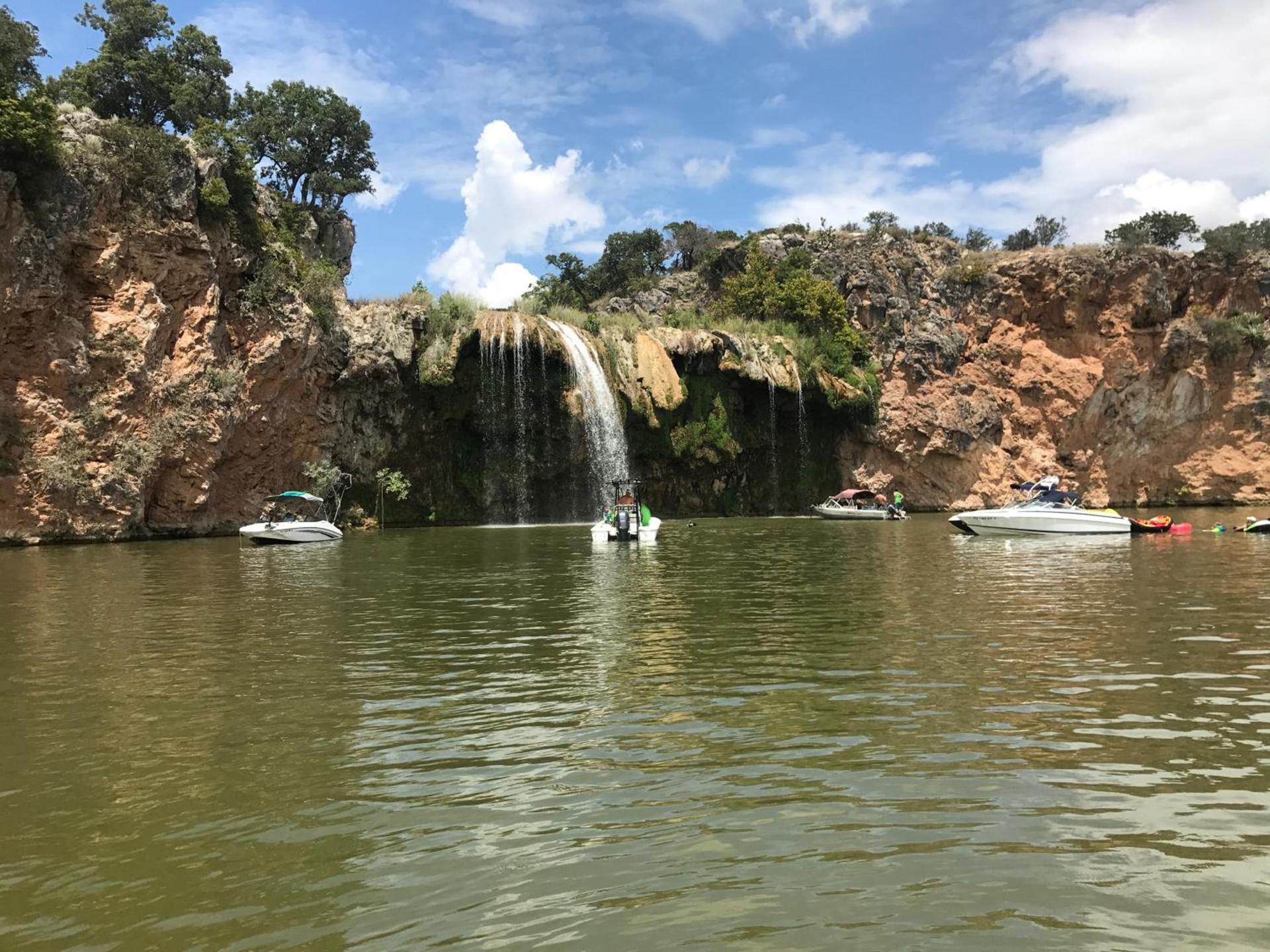 Oasis Lake Buchanan photo 5