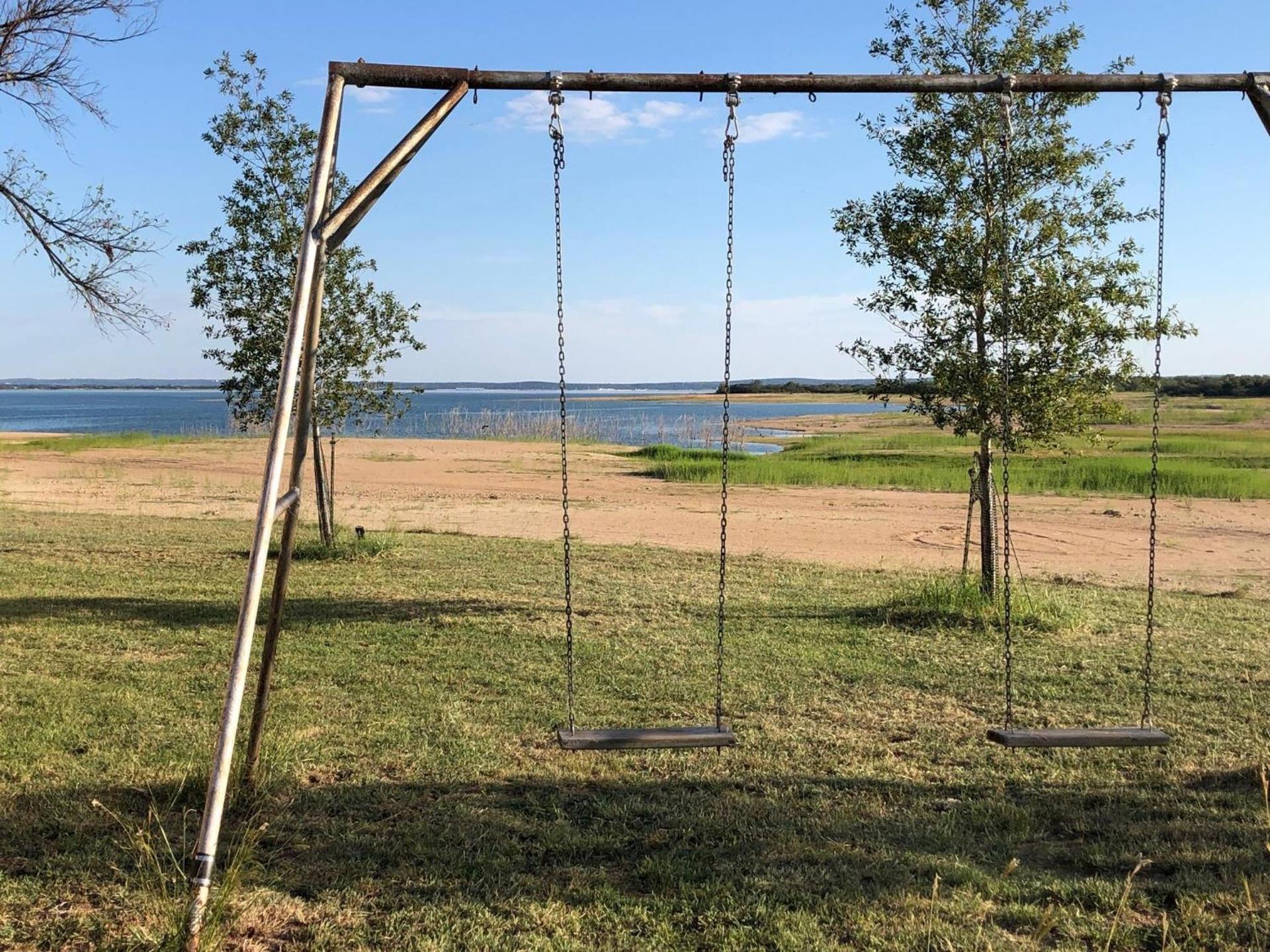 Oasis Lake Buchanan photo 15