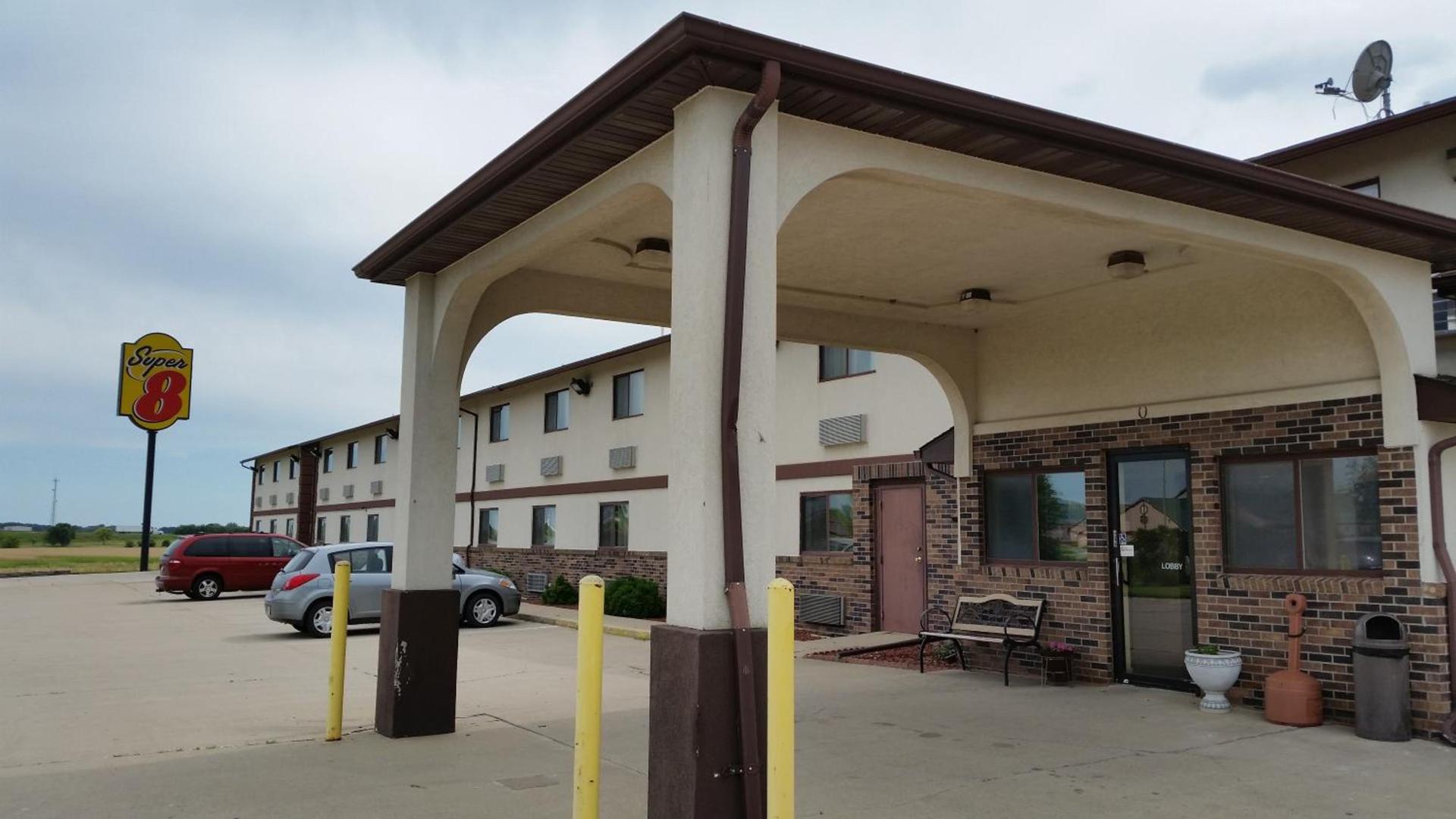 Western Inn & Suite Grinnell IA photo 21