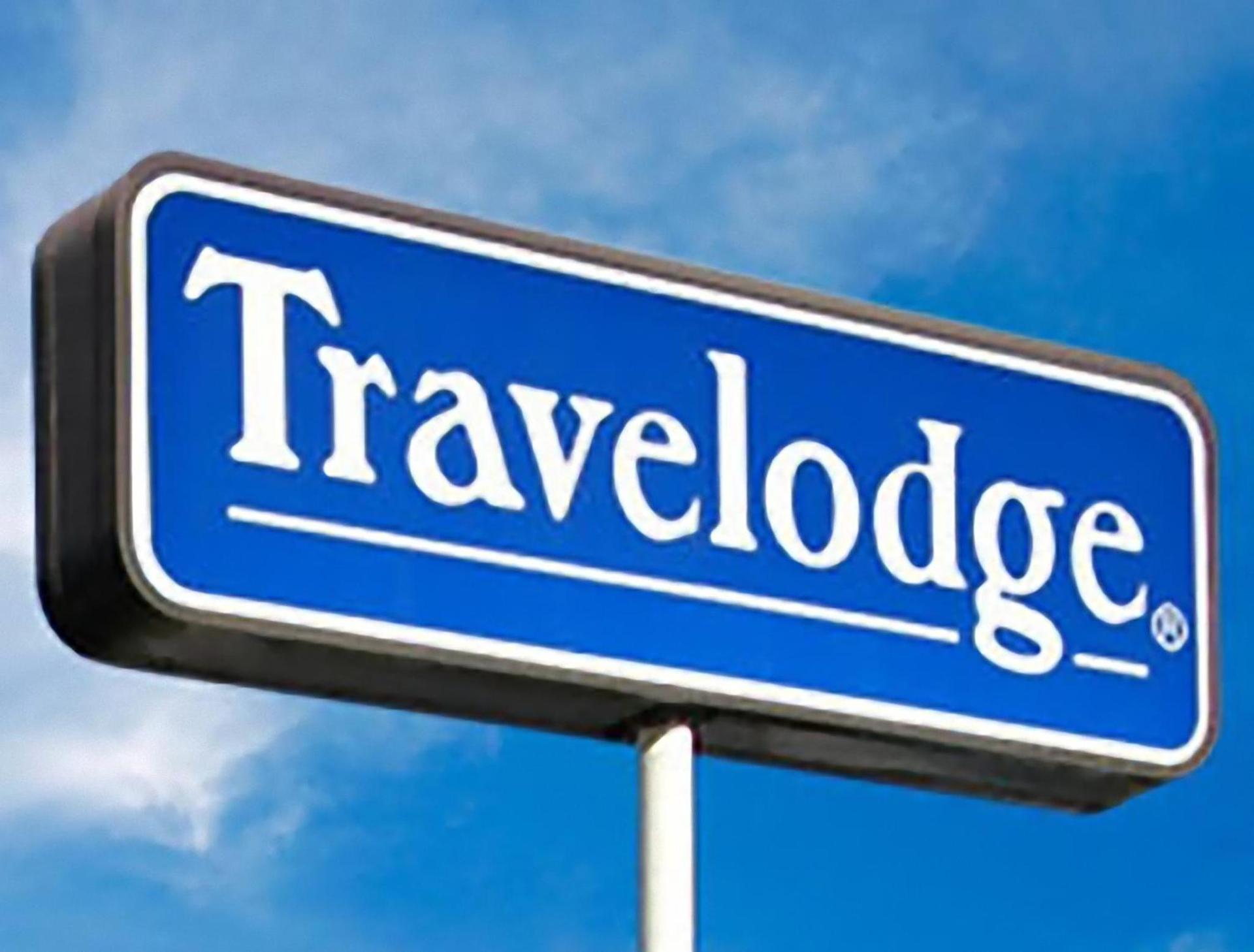 Travelodge by Wyndham Waukegan Gurnee photo 12