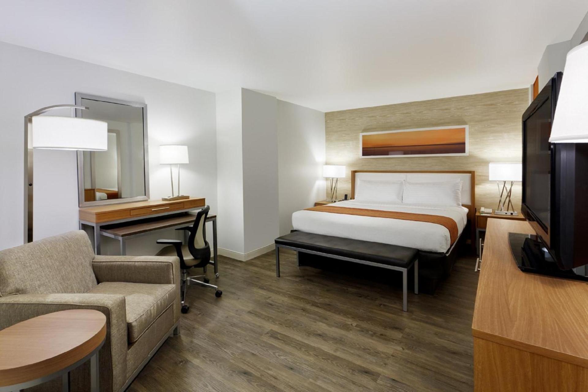 Holiday Inn San Antonio-Riverwalk by IHG photo 4
