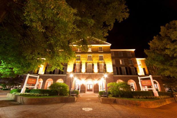 The Tidewater Inn photo 2