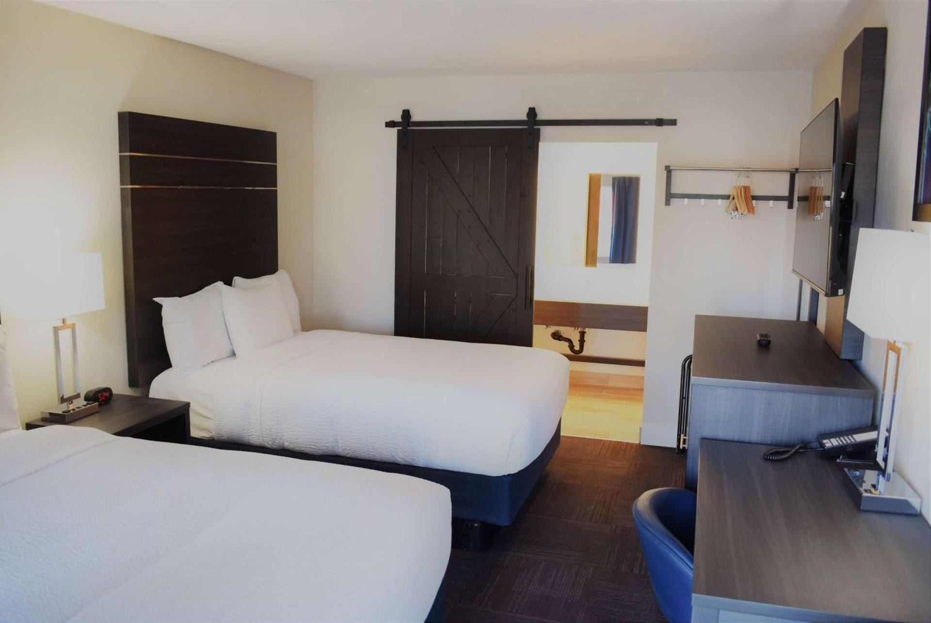 Travelodge by Wyndham Santa Rosa Wine Country photo 8