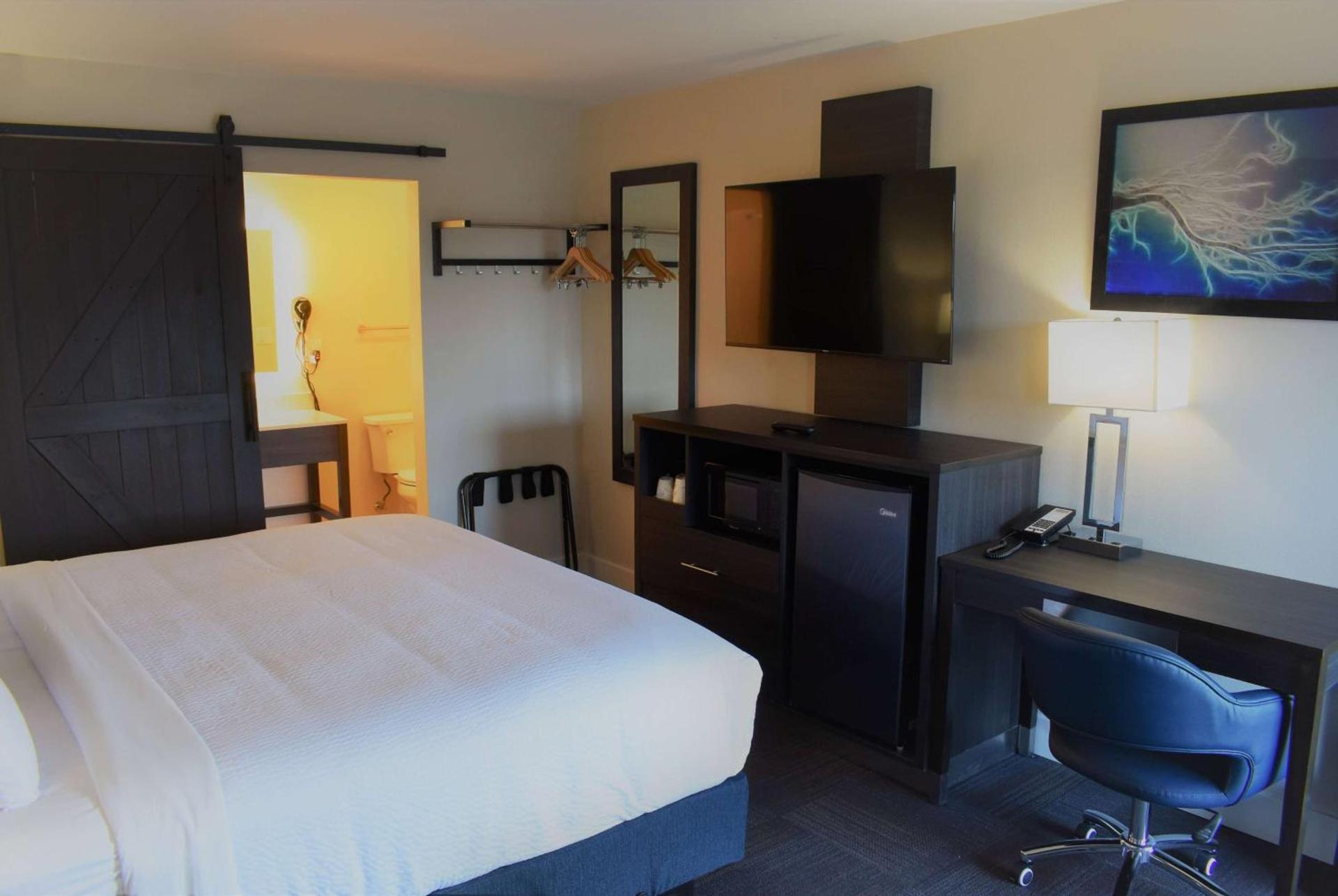 Travelodge by Wyndham Santa Rosa Wine Country photo 9