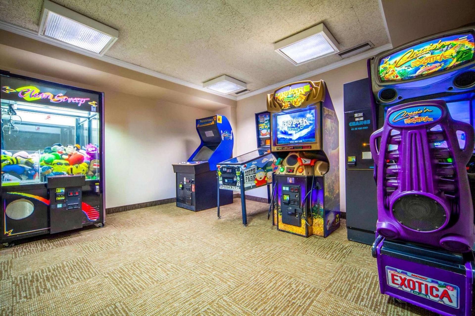 Suburban Studios I-80 Grand Island photo 51
