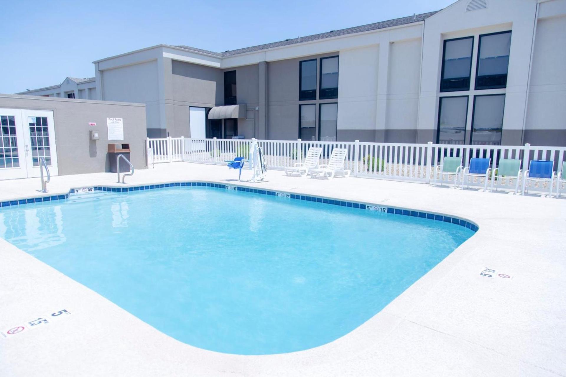 Holiday Inn Express Marshfield - Springfield Area by IHG photo 17