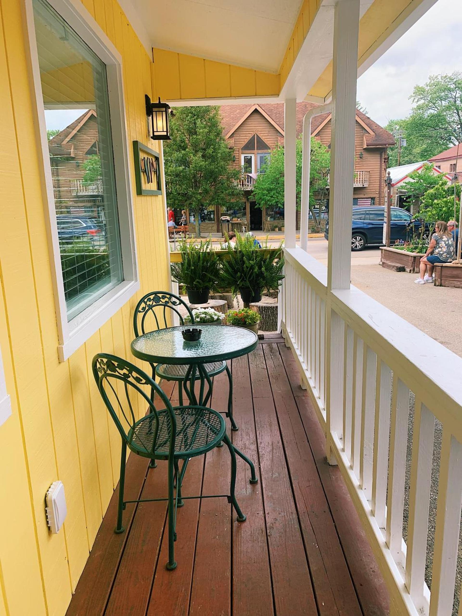 The Iris Garden Downtown Cottages and Suites photo 7