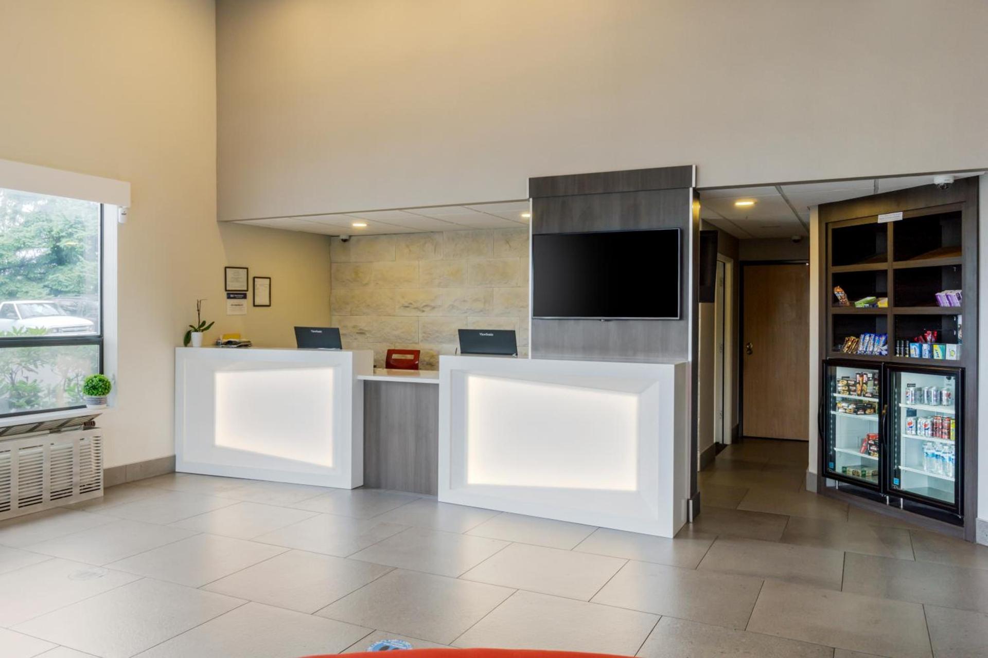 Best Western Plus Renton Inn photo 39