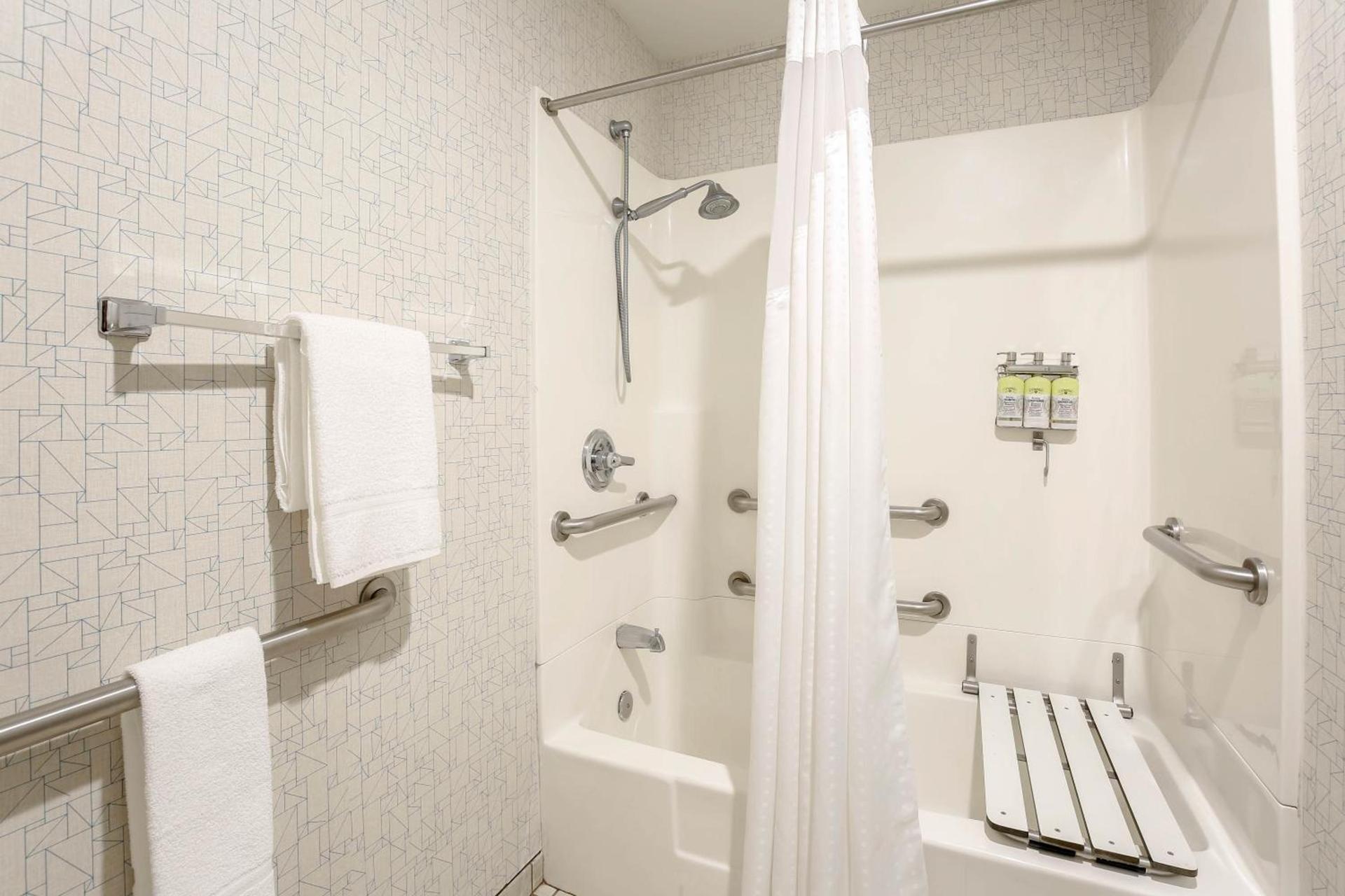 Holiday Inn Express Lancaster by IHG photo 33