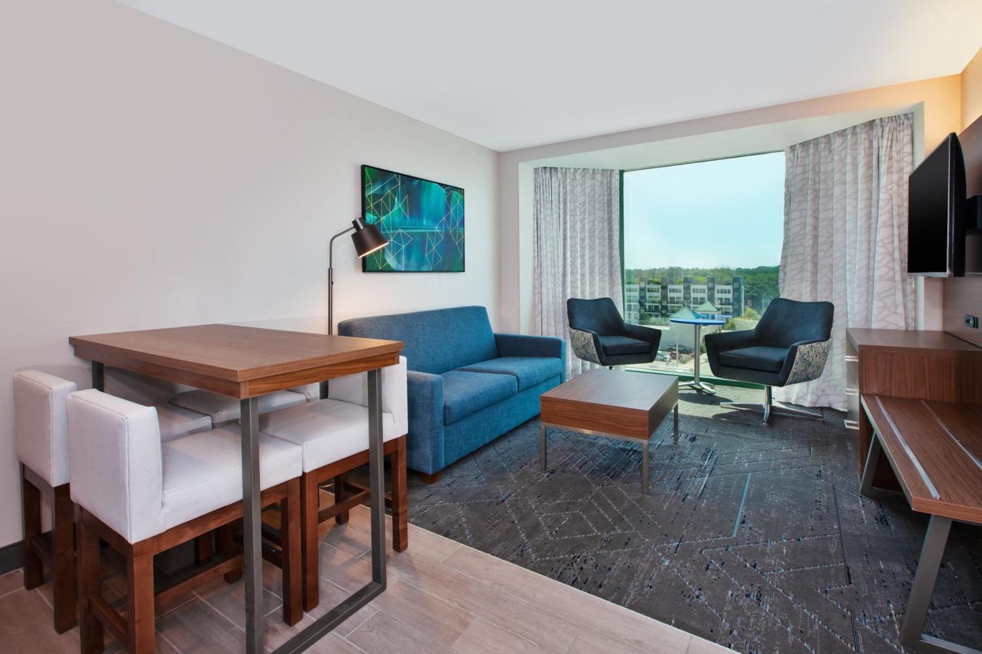 Holiday Inn Express & Suites VA Beach Oceanfront by IHG photo 39