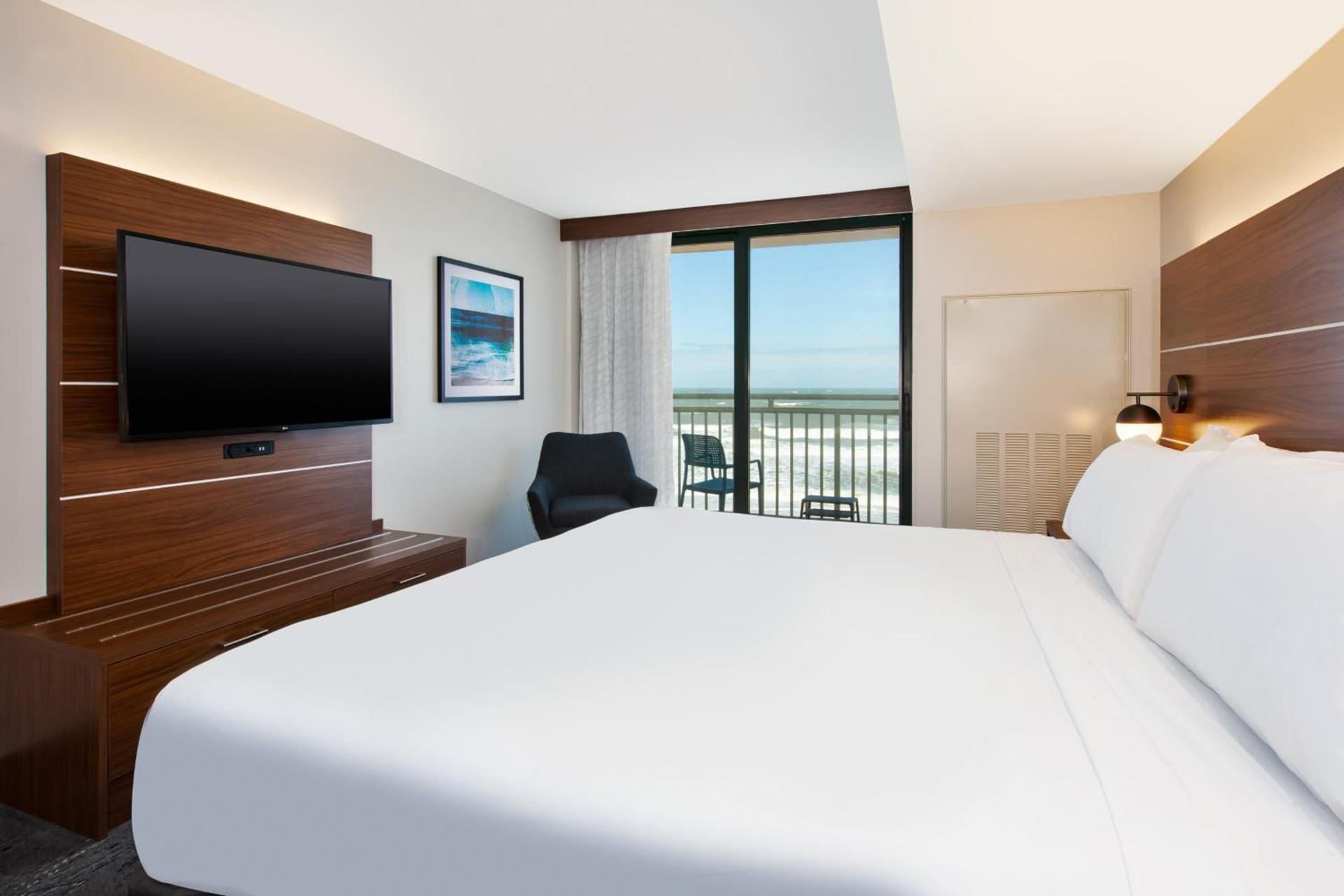 Holiday Inn Express & Suites VA Beach Oceanfront by IHG photo 31