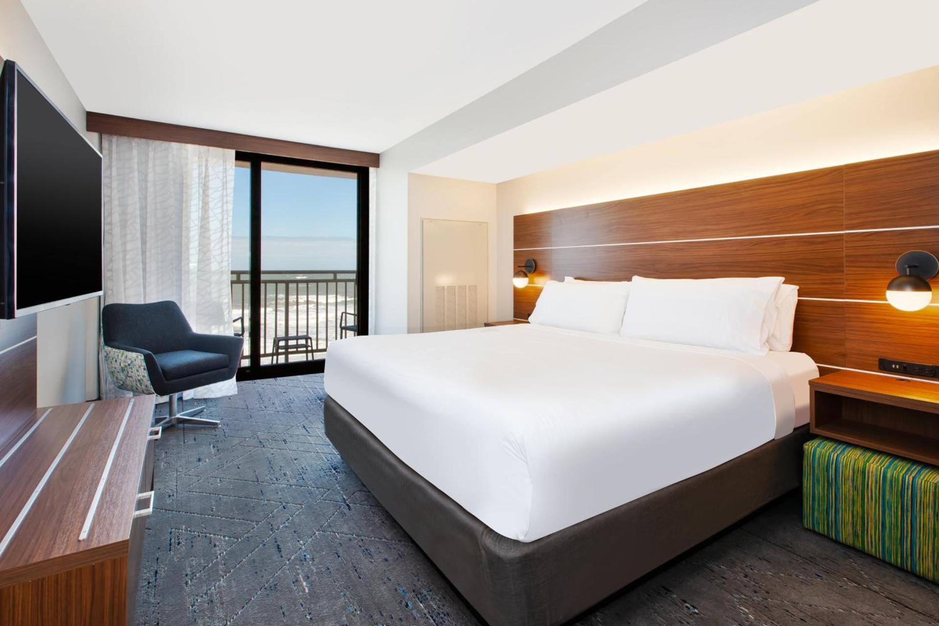 Holiday Inn Express & Suites VA Beach Oceanfront by IHG photo 33