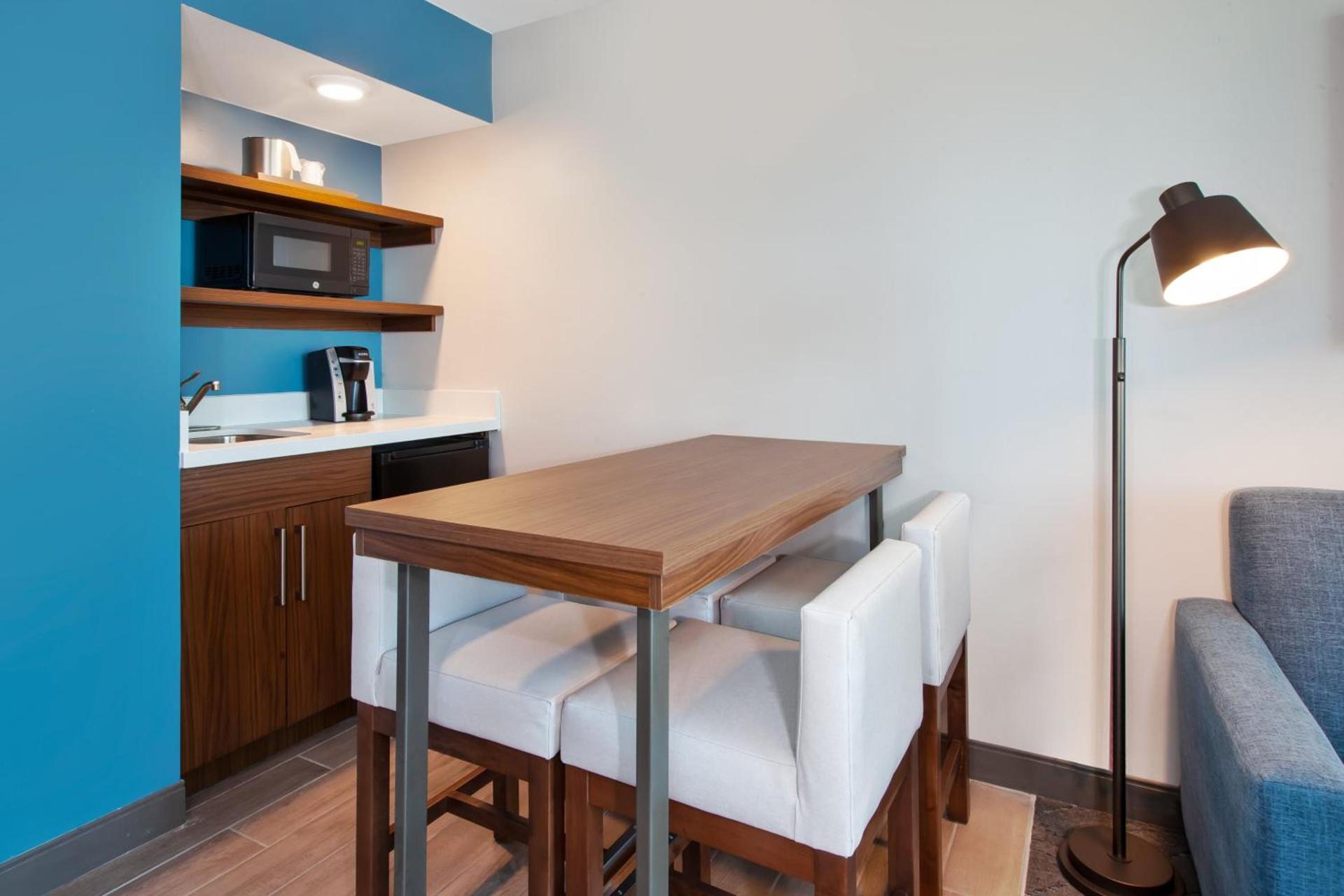 Holiday Inn Express & Suites VA Beach Oceanfront by IHG photo 30