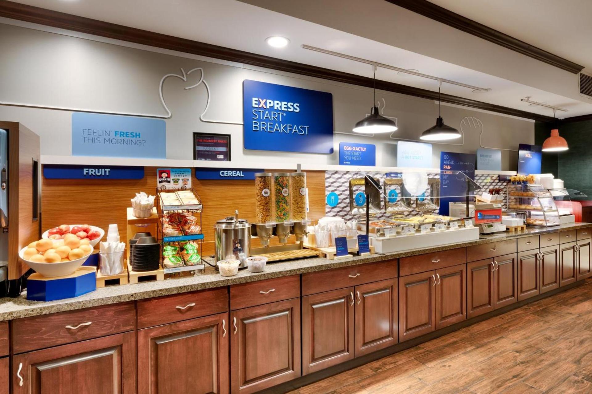 Holiday Inn Express Hotel & Suites Butte by IHG photo 5