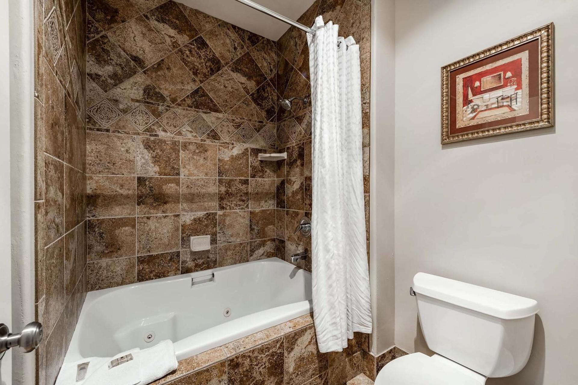 Silver King by All Seasons Resort Lodging photo 42