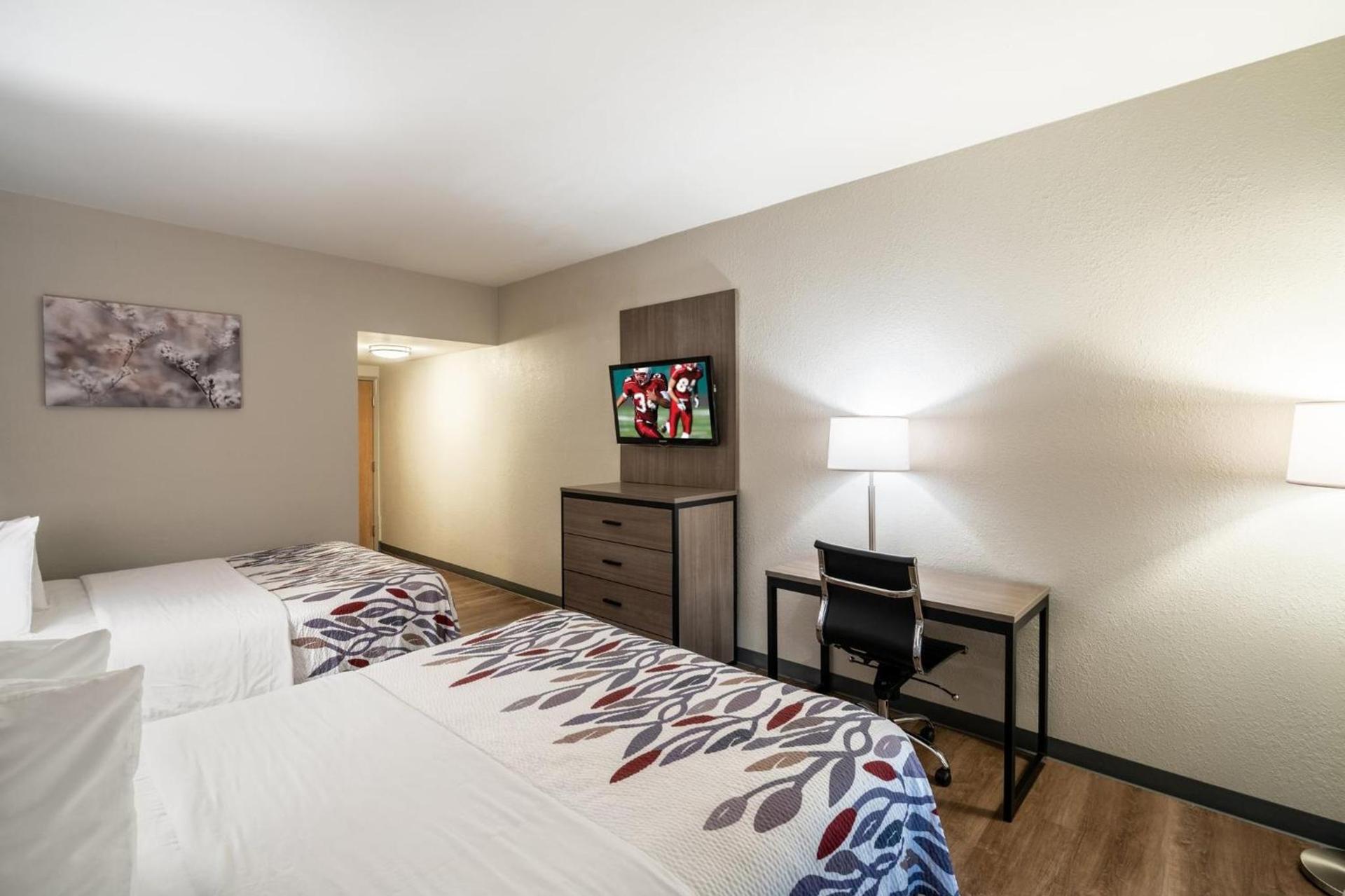Red Roof Inn & Suites Carrollton, GA - West Georgia photo 5