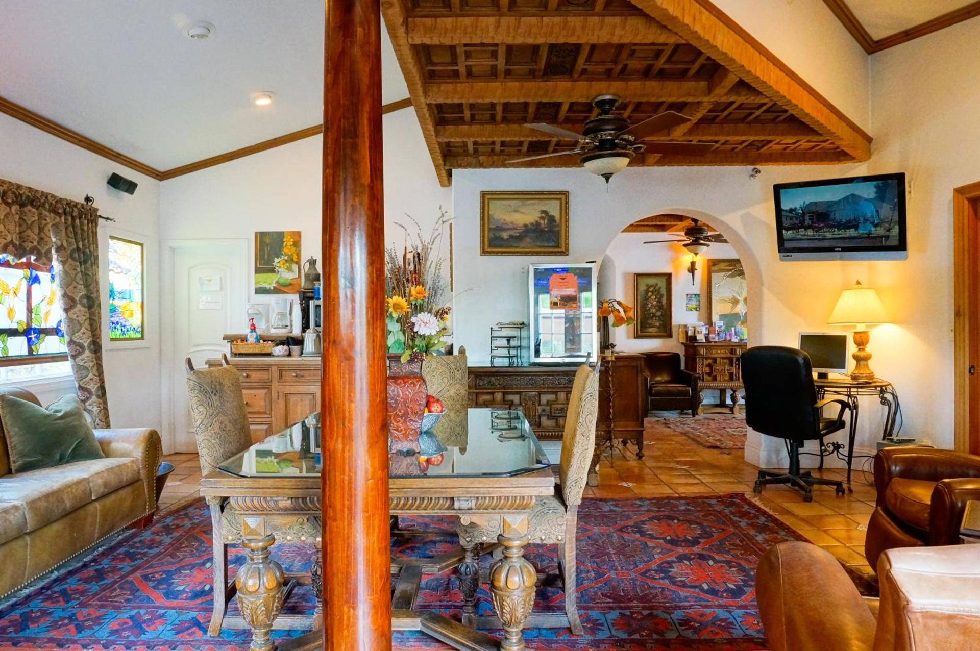 Chantico Inn photo 92