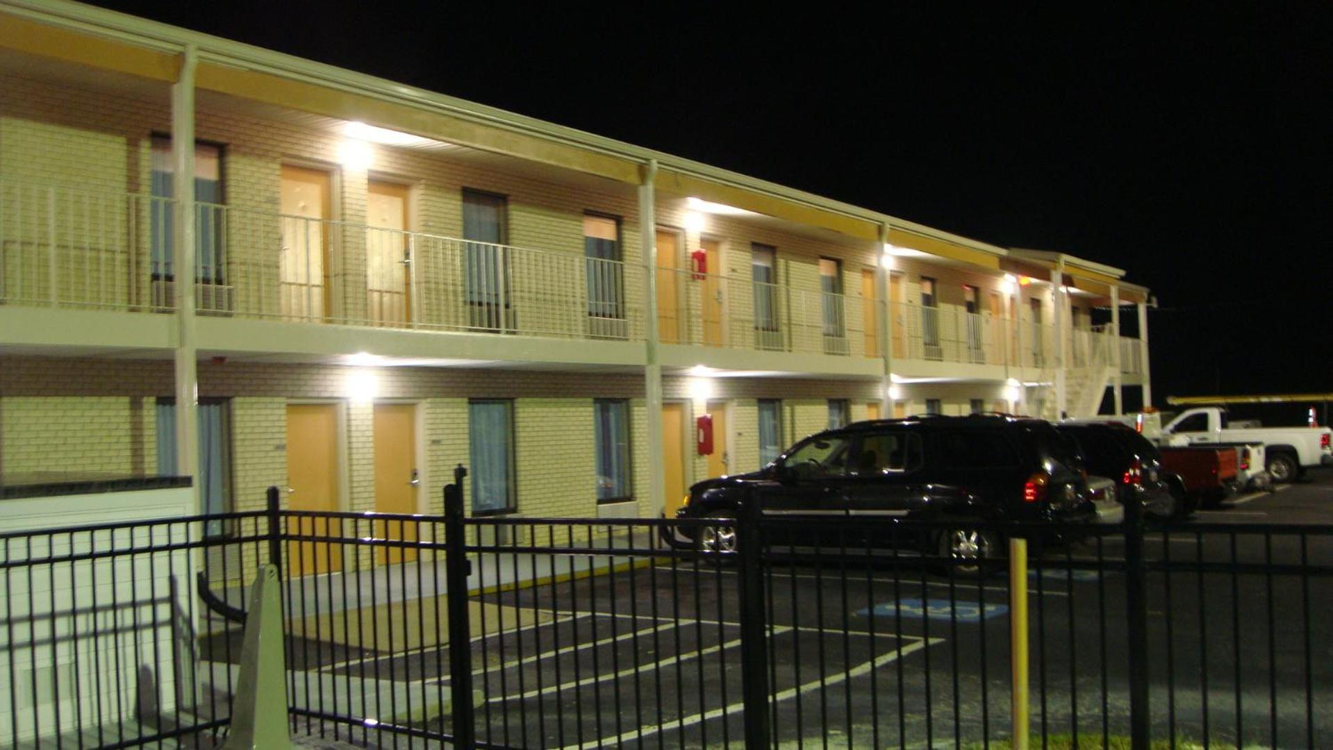 Magnolia Inn Laurens photo 12