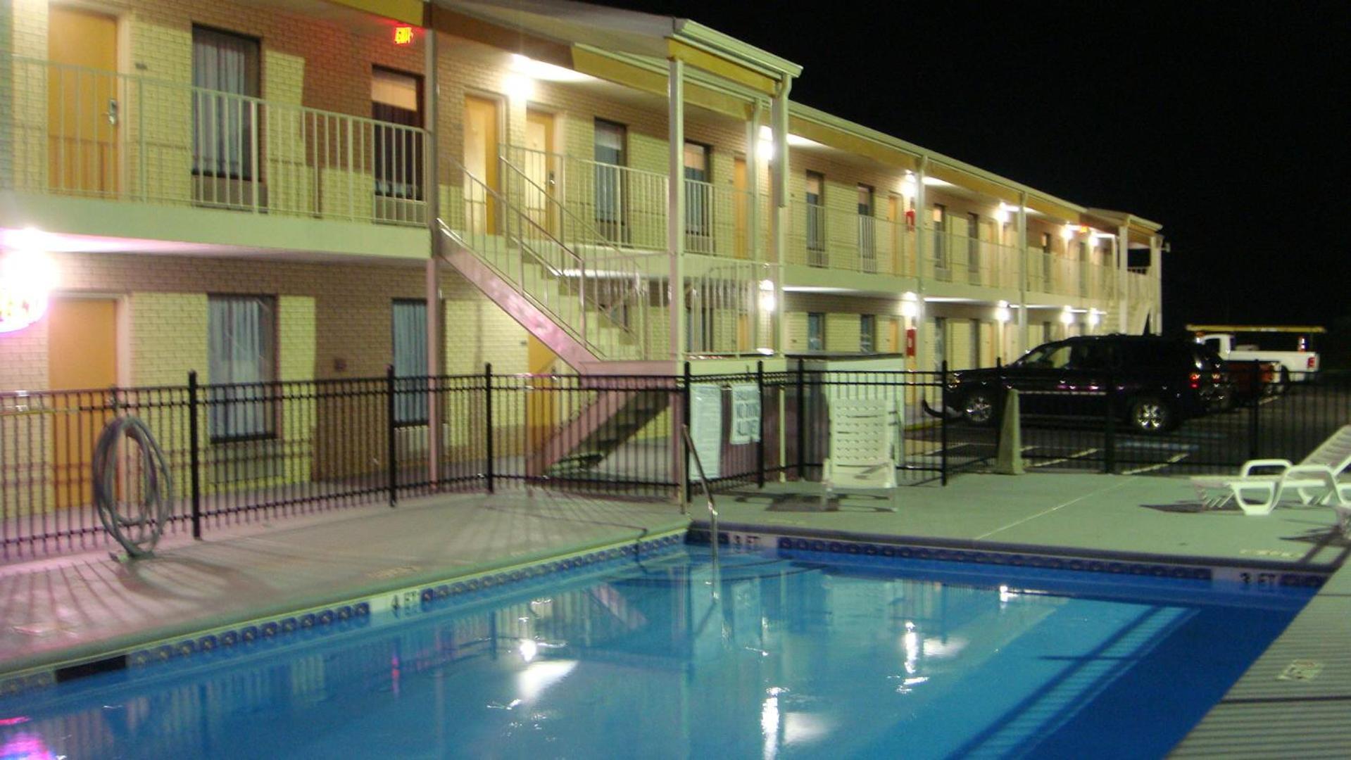 Magnolia Inn Laurens photo 13