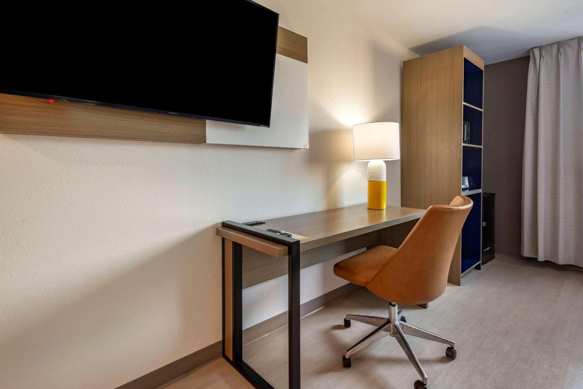 Comfort Inn Philadelphia International Airport West photo 12