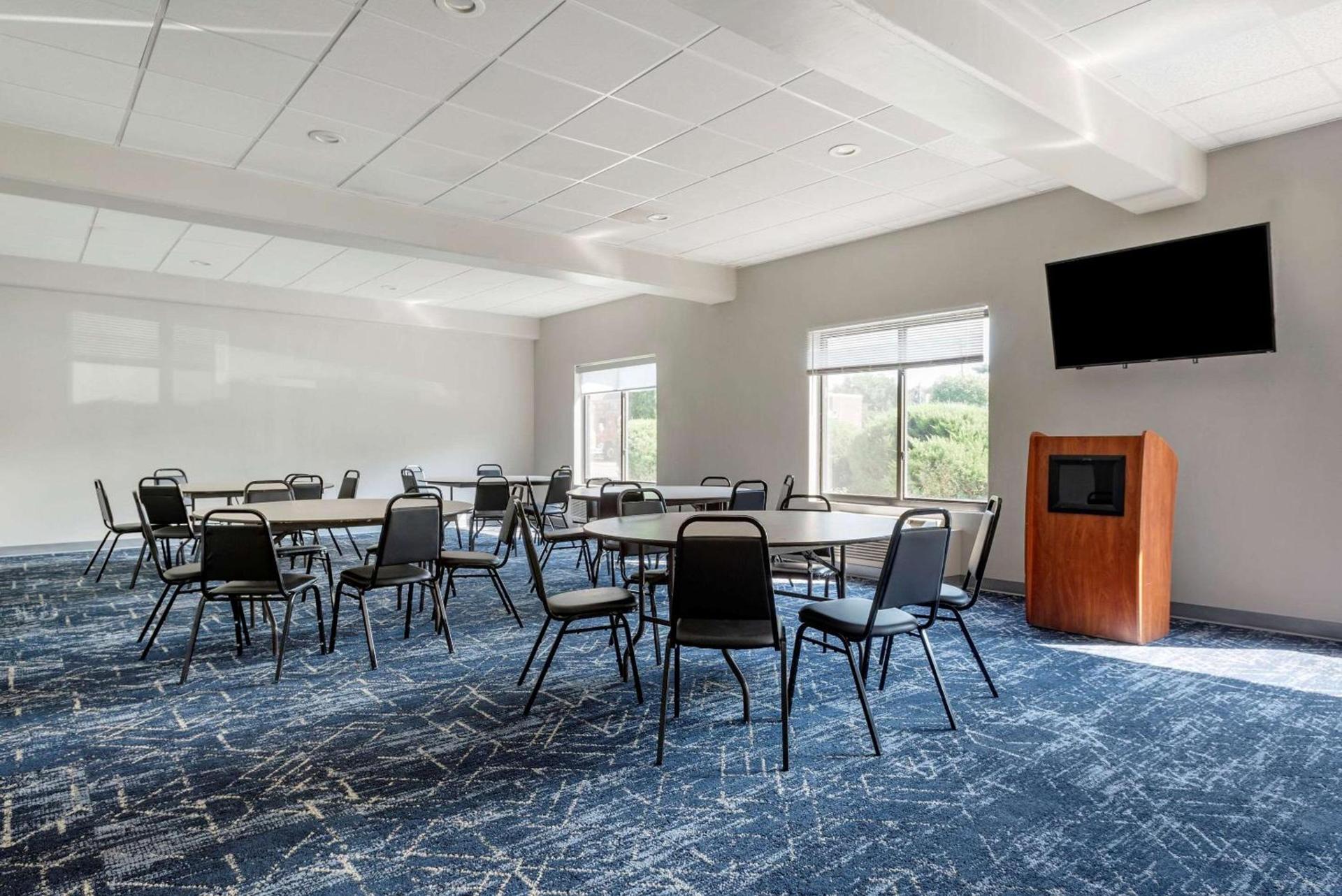 Comfort Inn Philadelphia International Airport West photo 17