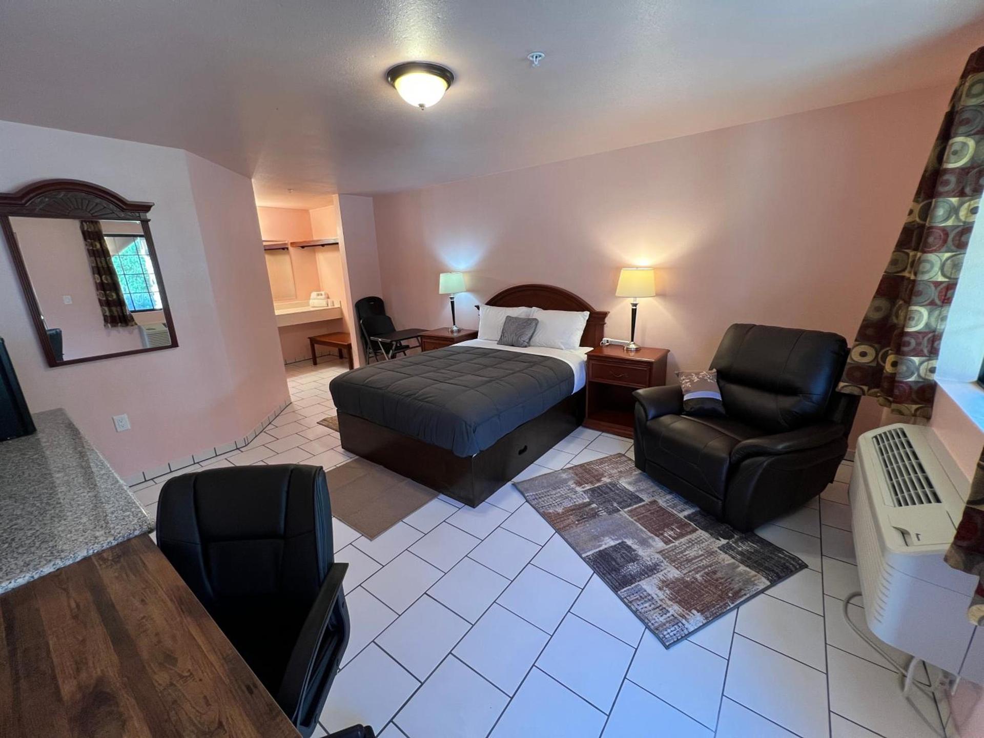 Frazier View Motel photo 56
