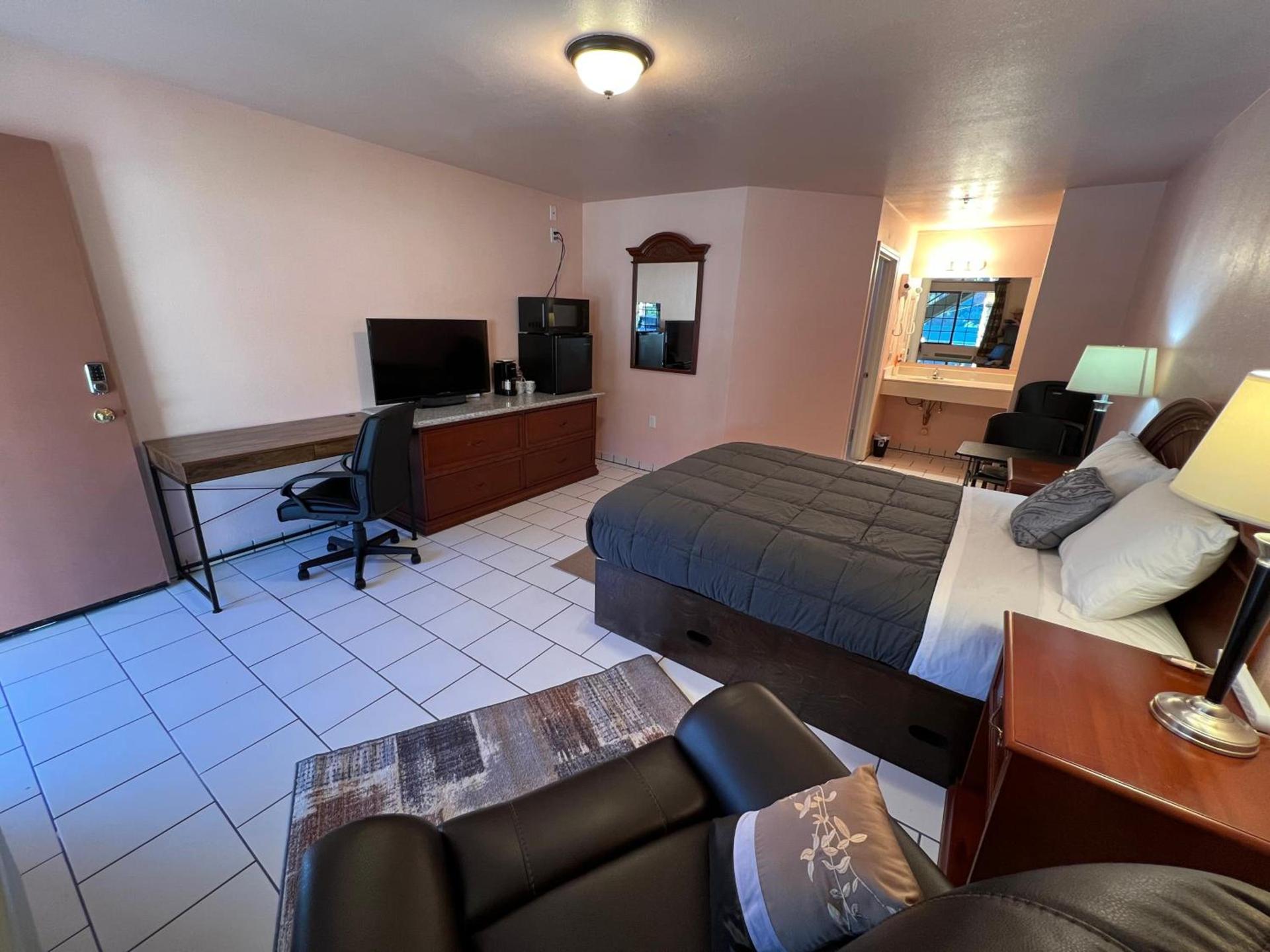 Frazier View Motel photo 55