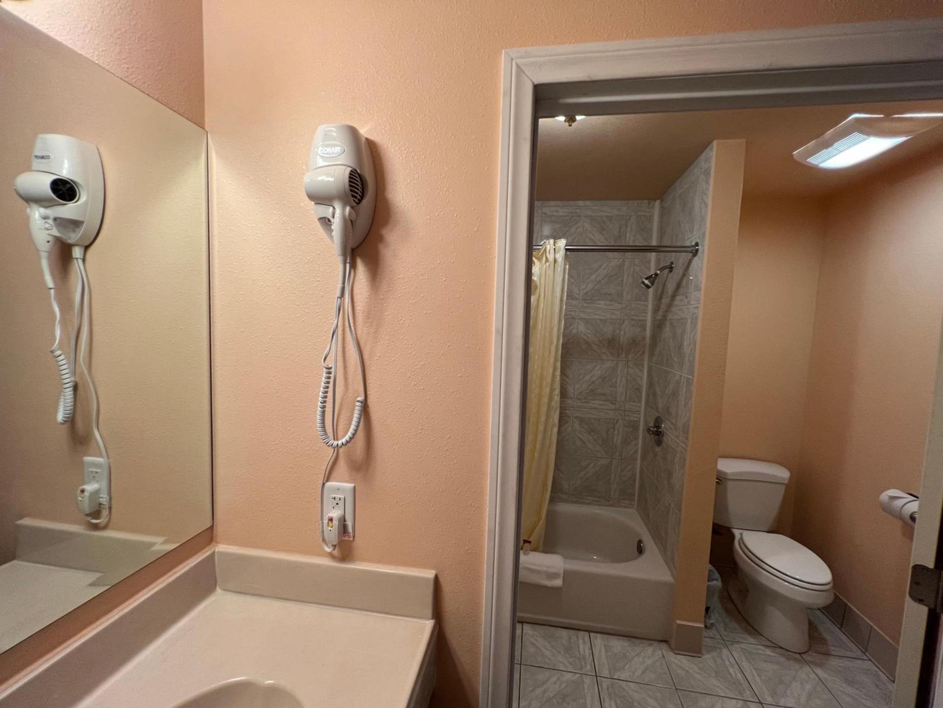 Frazier View Motel photo 63