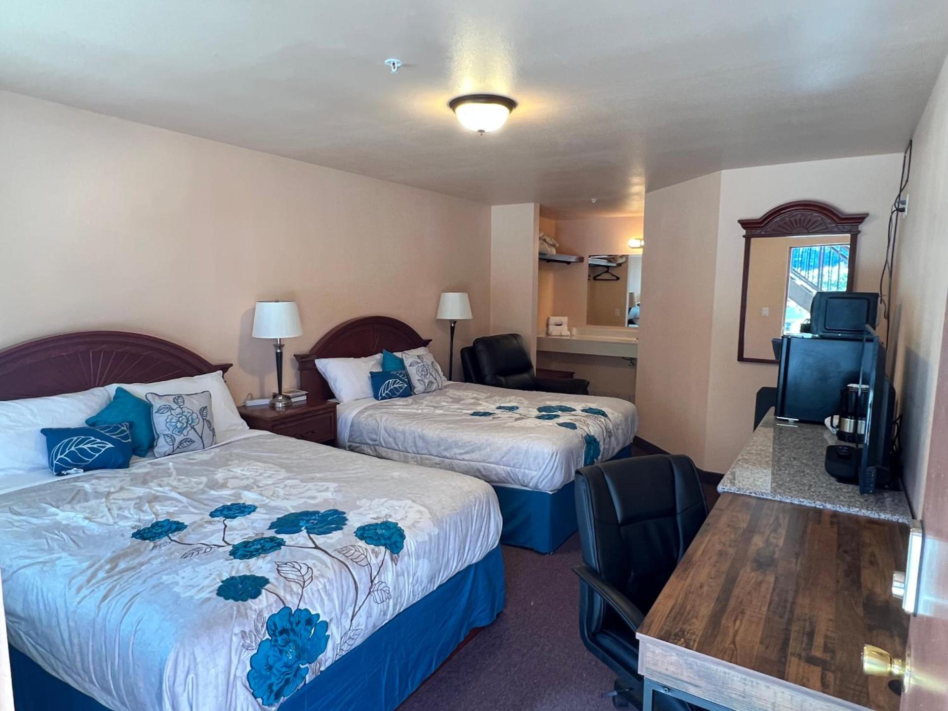 Frazier View Motel photo 68