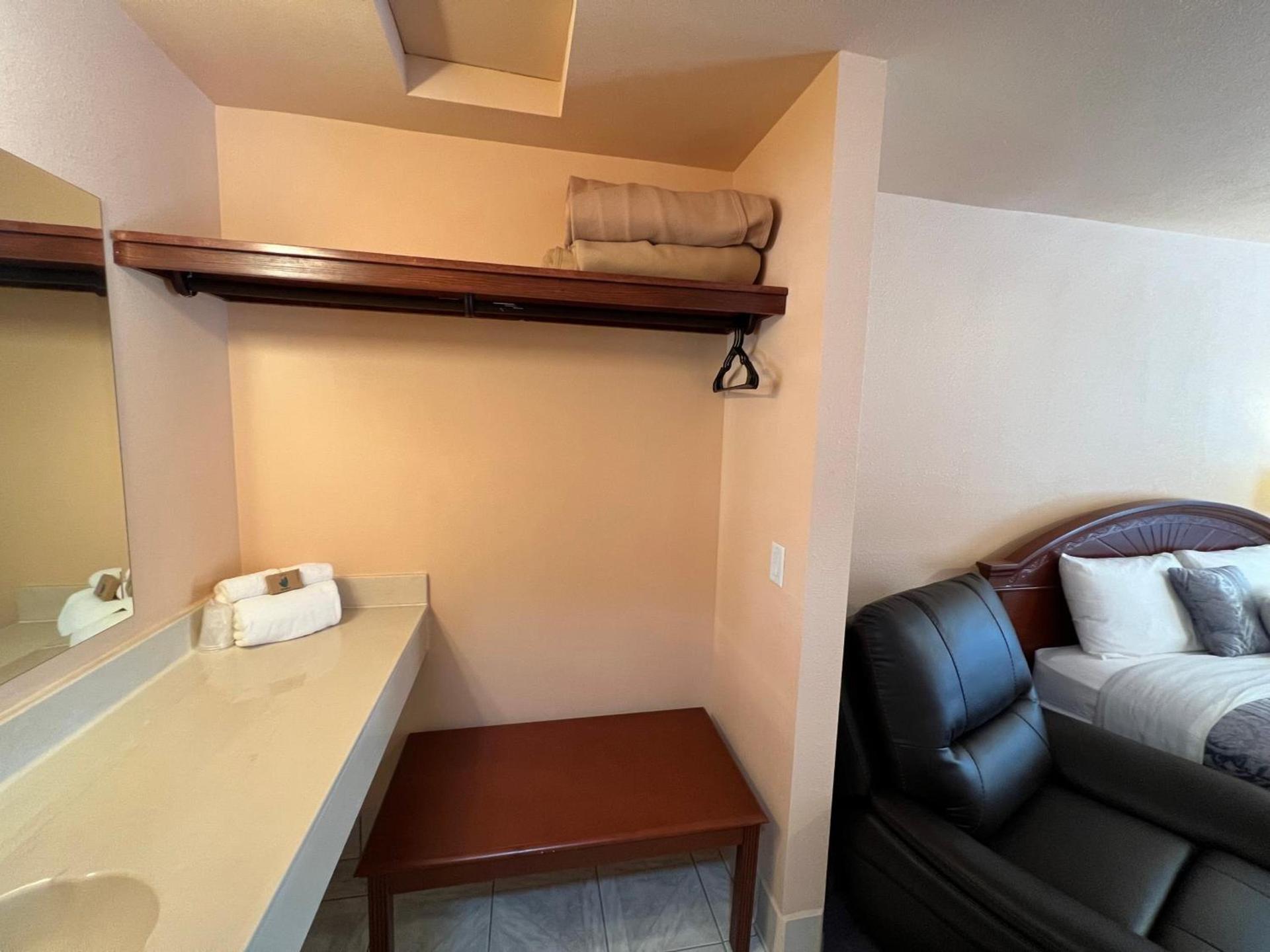 Frazier View Motel photo 67