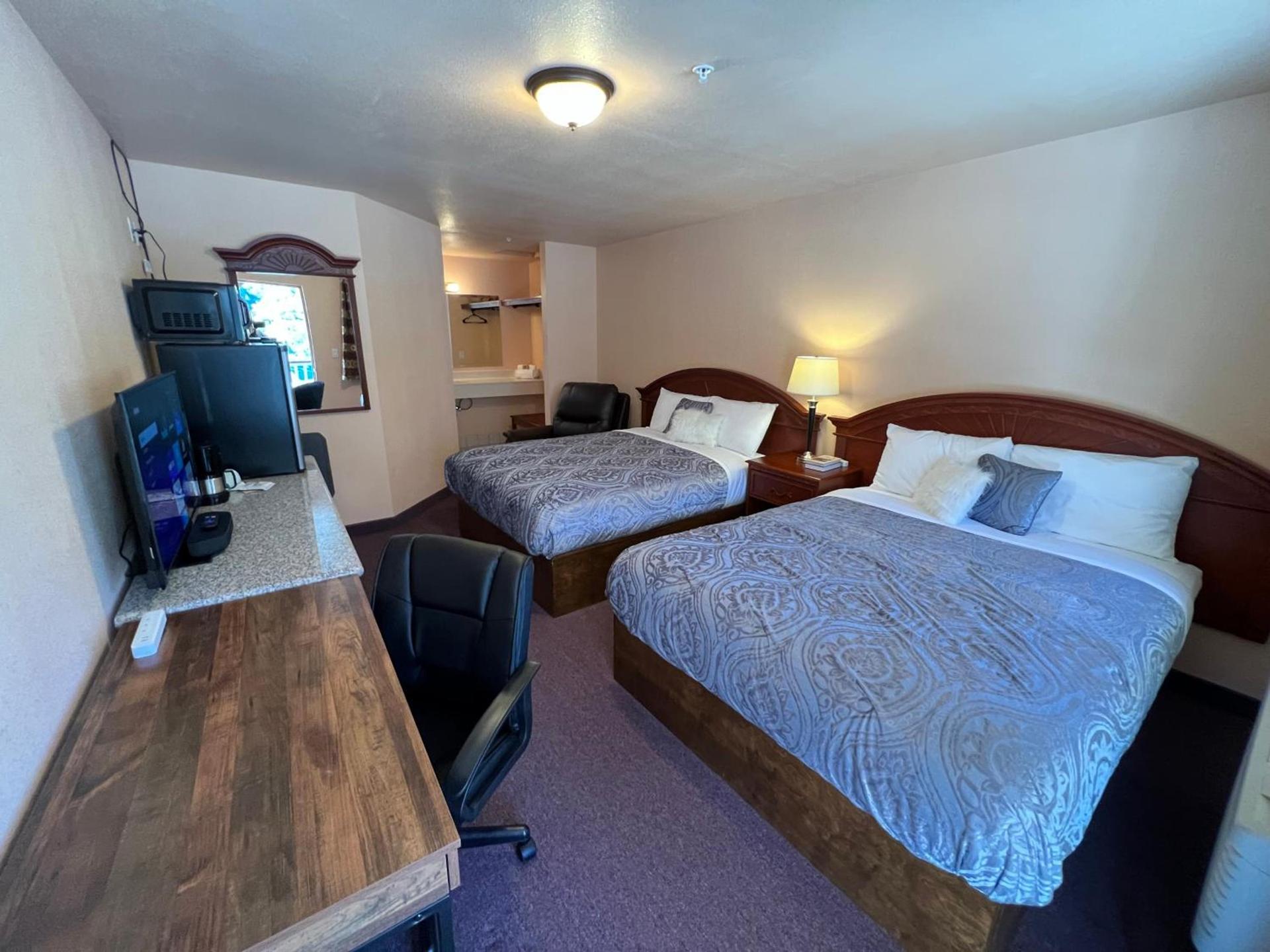 Frazier View Motel photo 86