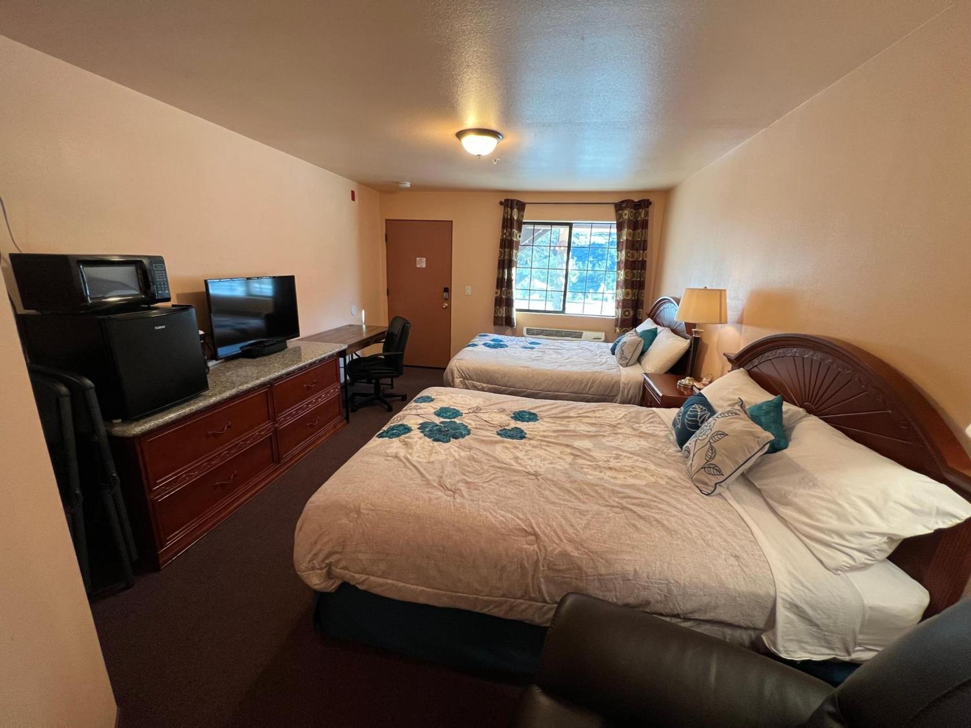 Frazier View Motel photo 91
