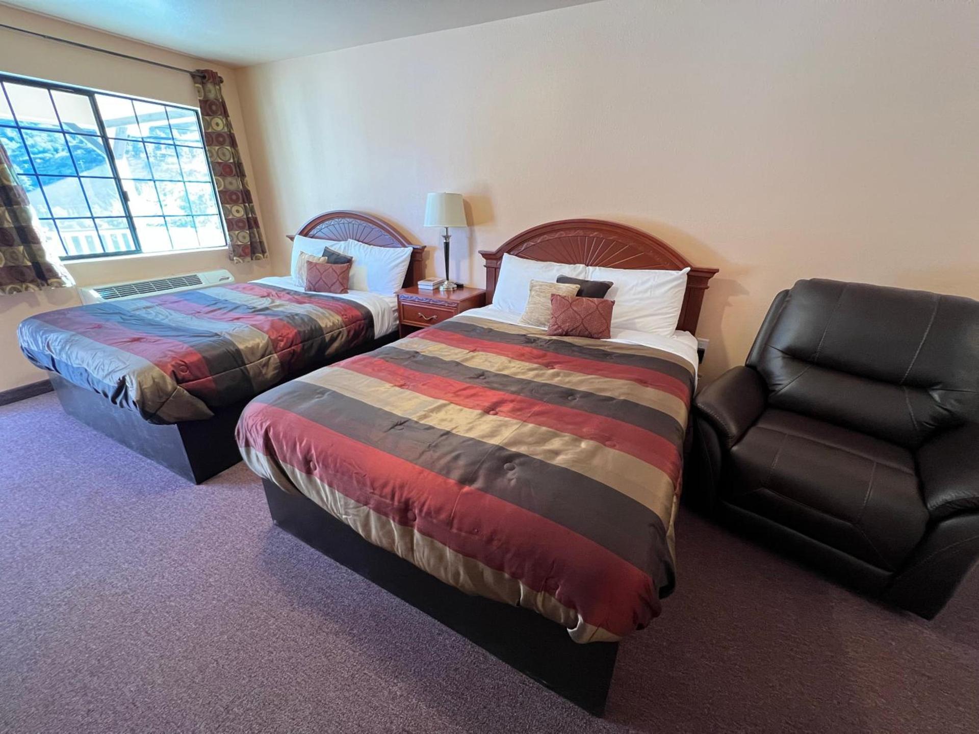 Frazier View Motel photo 90