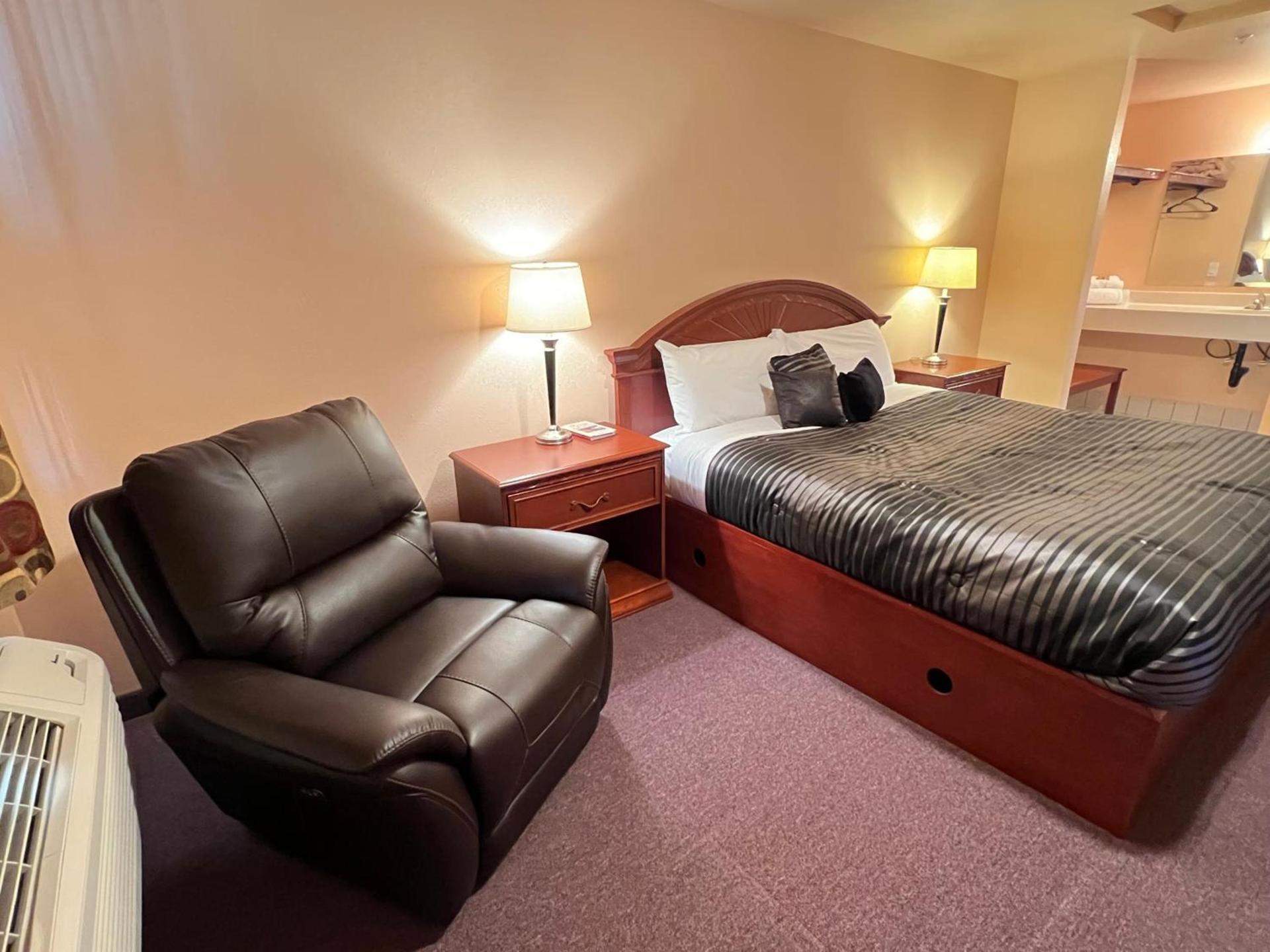 Frazier View Motel photo 99