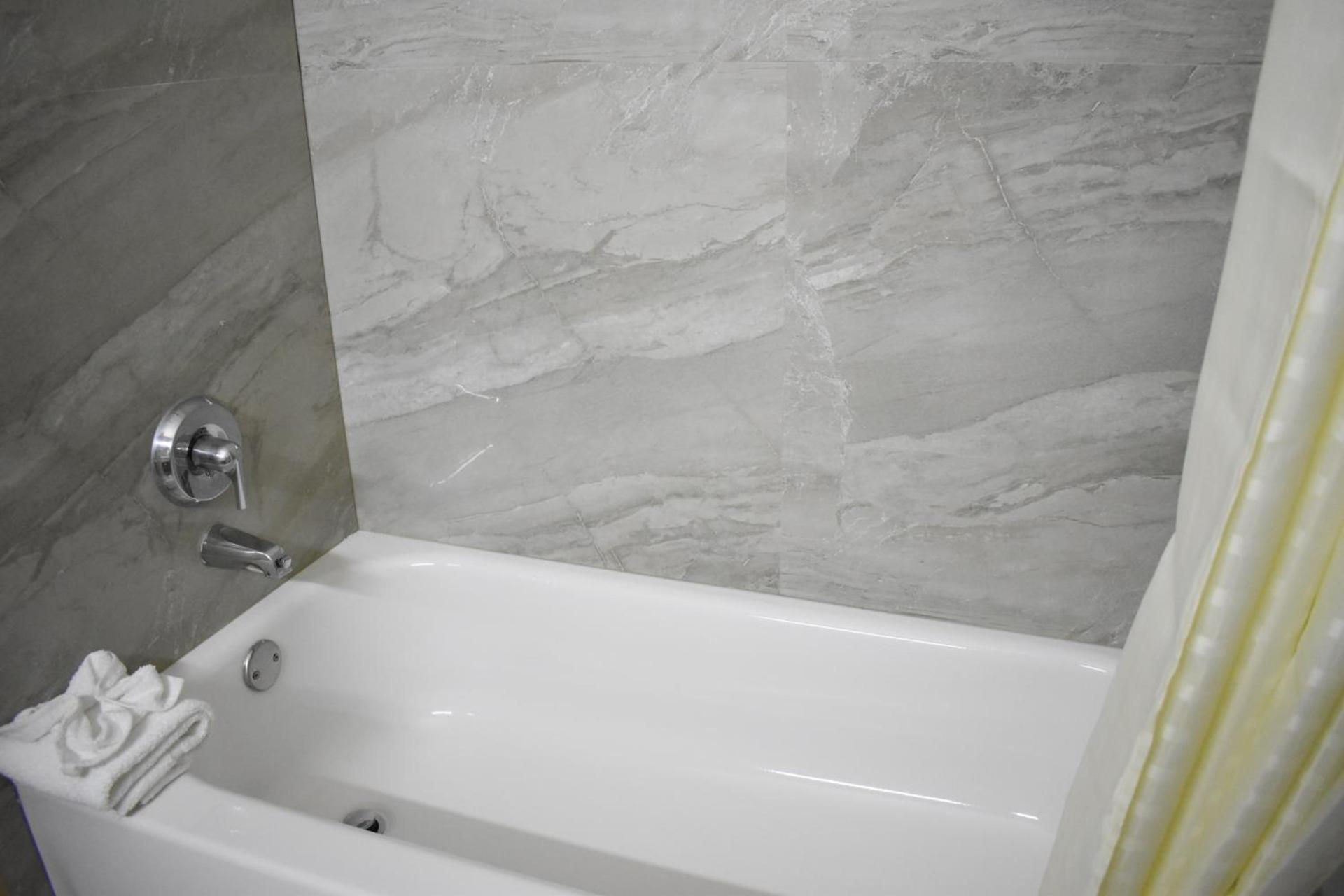 Americas Best Value Inn & Suites Haltom City Ft. Worth photo 2
